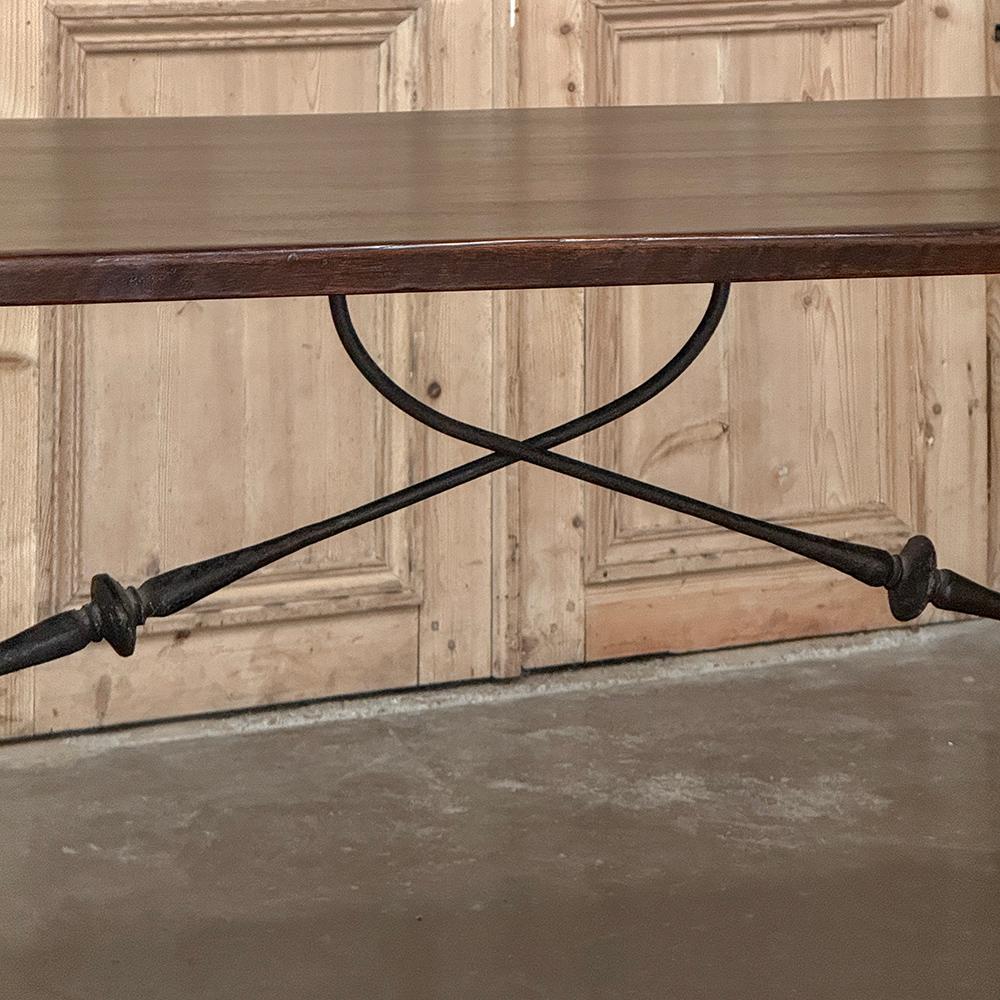 Table de salle à manger rustique italienne du 19e siècle en vente 1