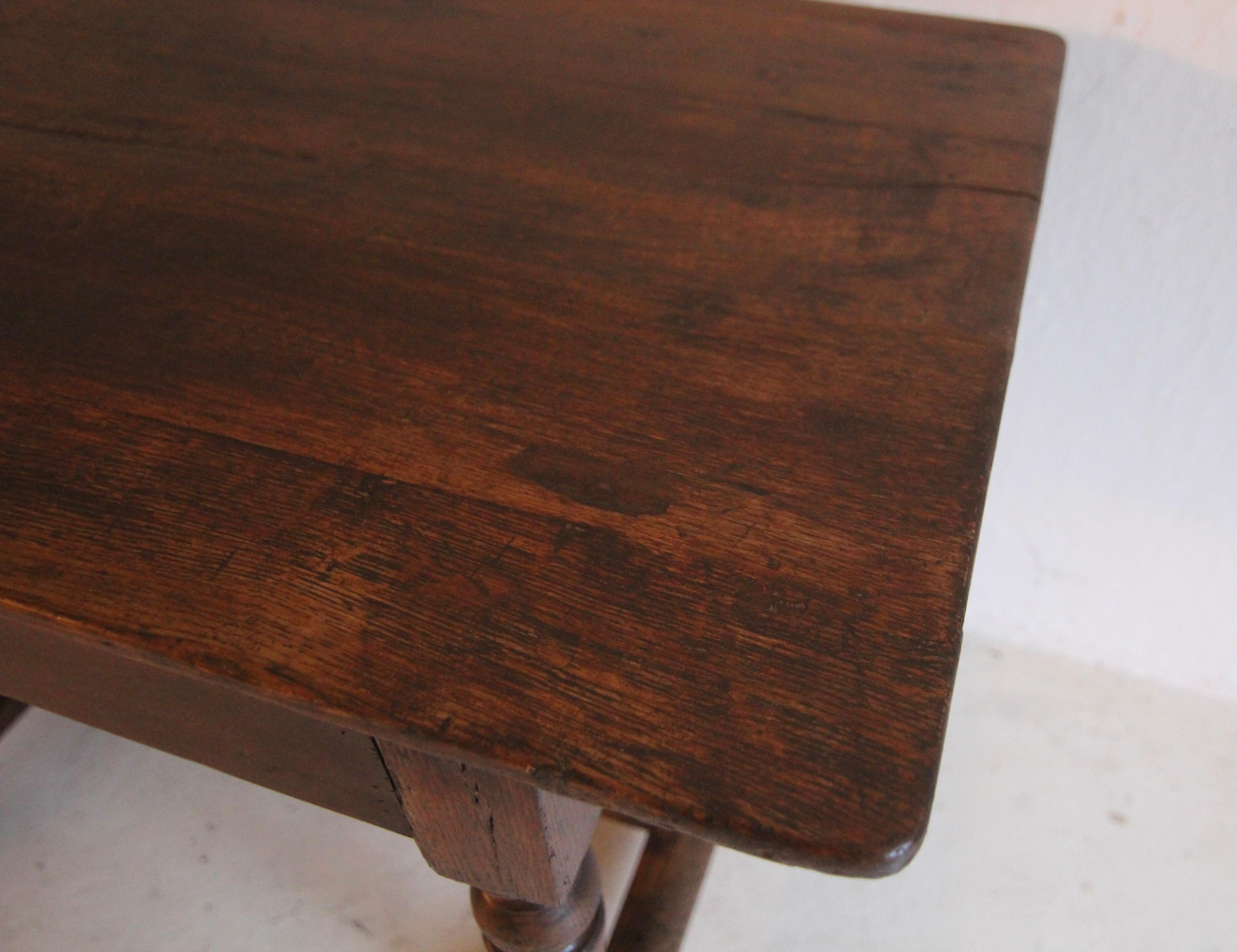 Table d'appoint ou de service en chêne rustique du XIXe siècle en vente 4