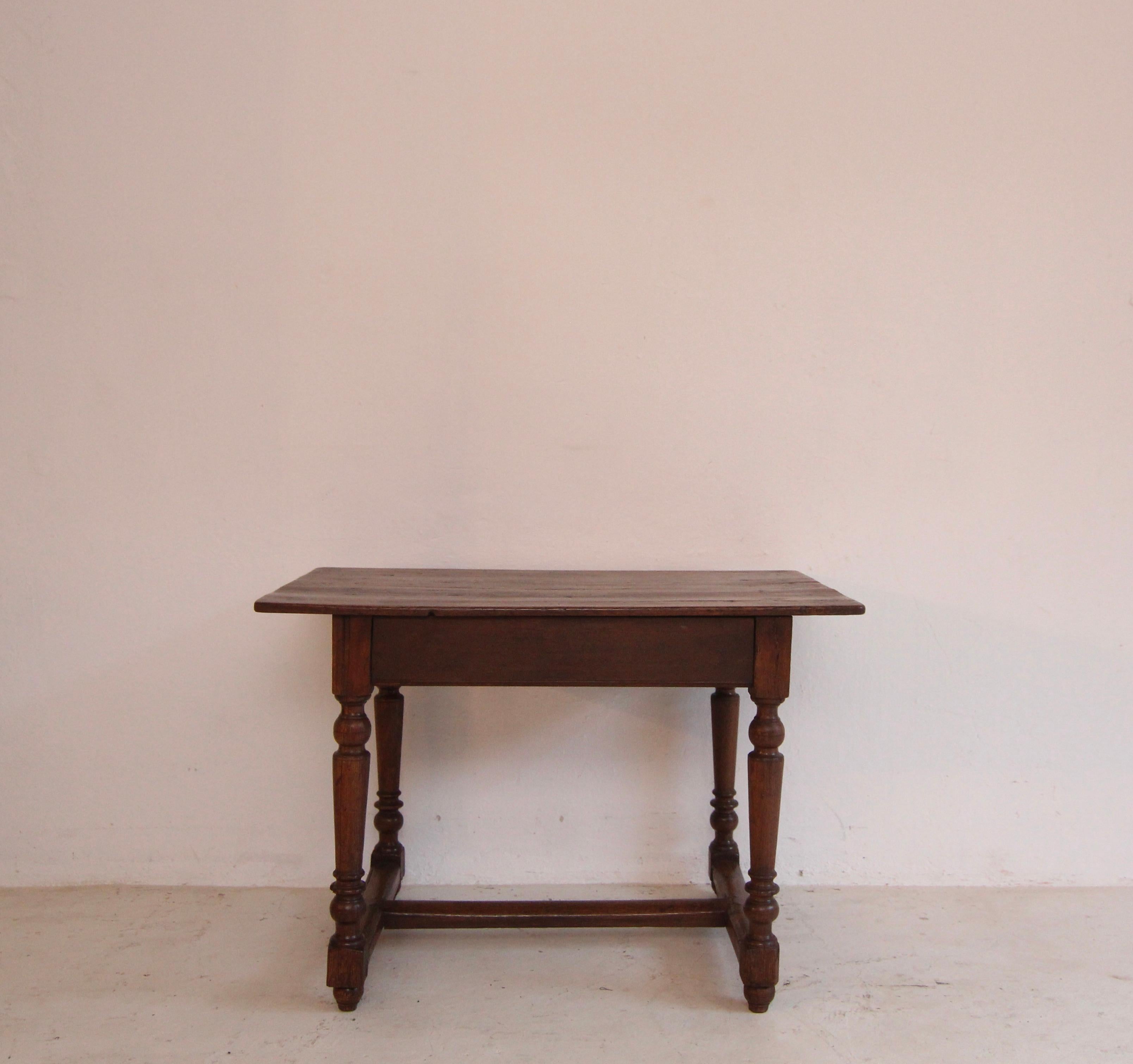 Table d'appoint ou de service en chêne rustique du XIXe siècle en vente 2