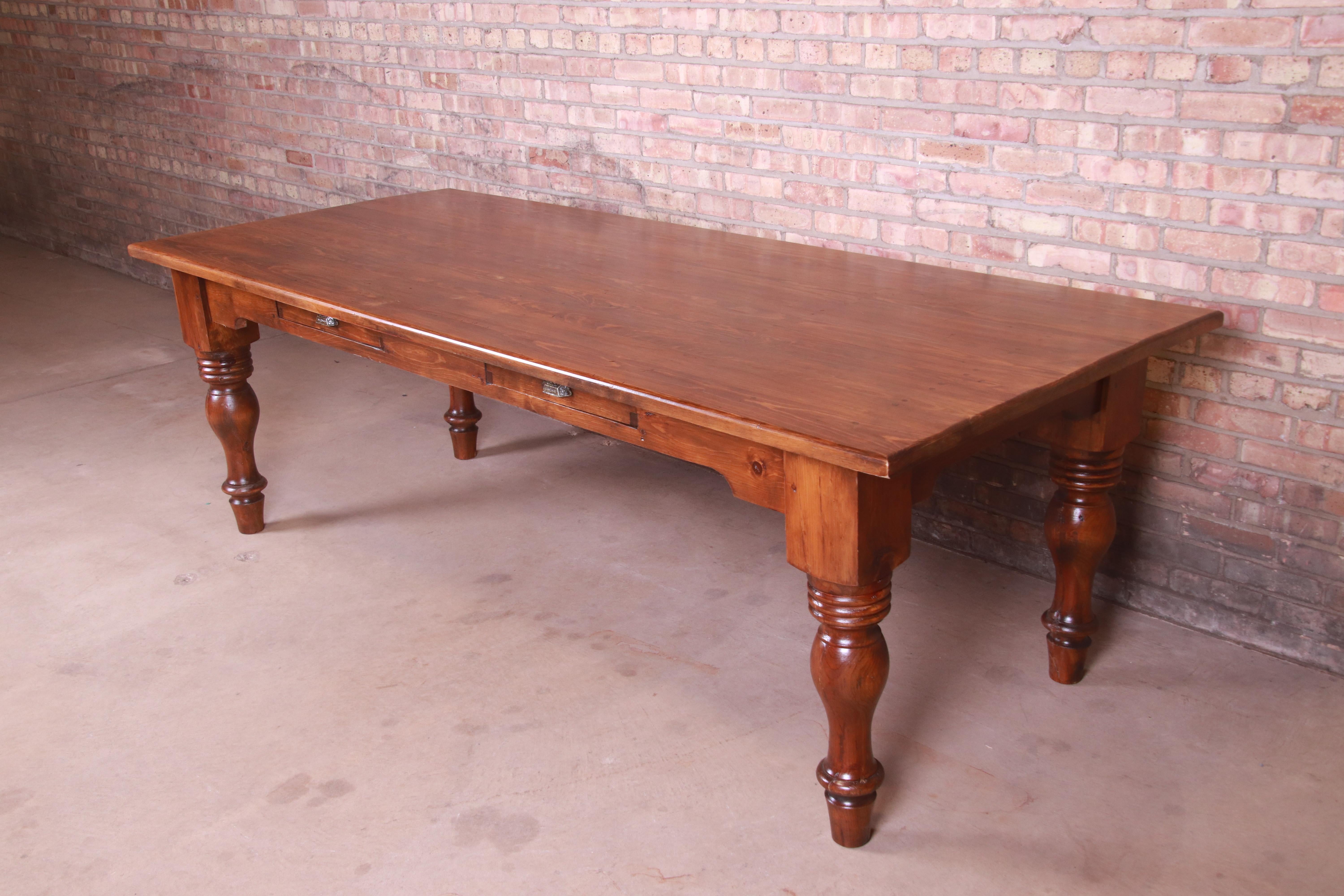 19th Century Rustic Pine American Harvest Farm Table with Drawers In Good Condition In South Bend, IN