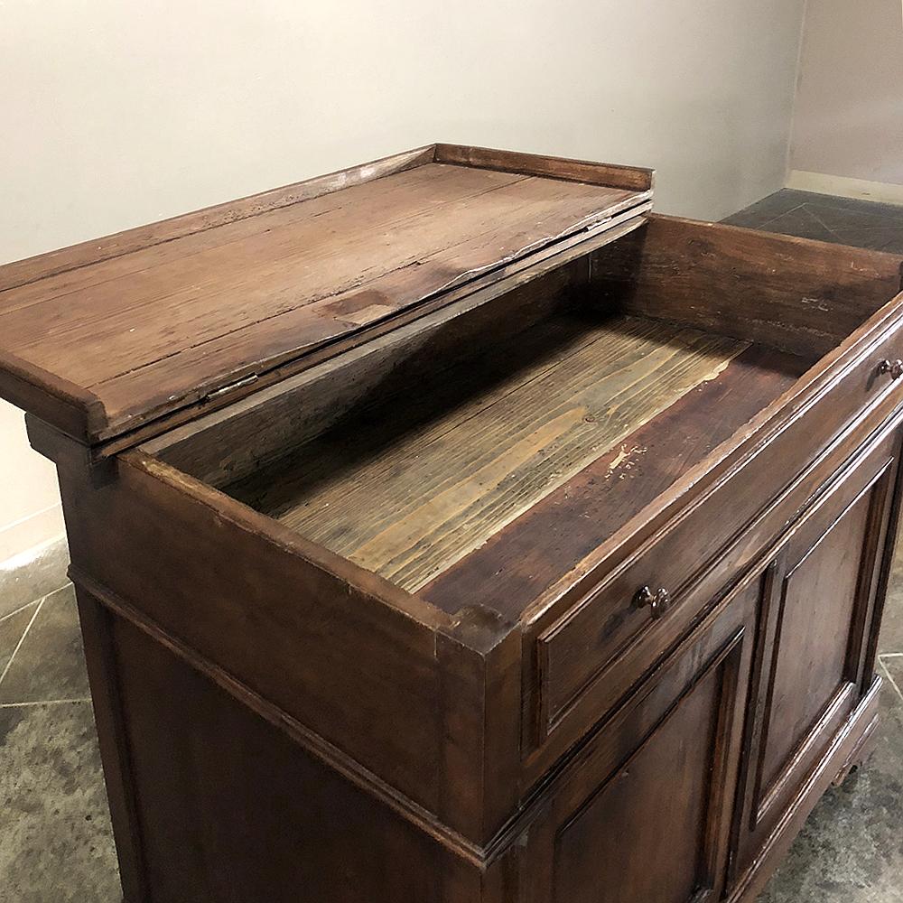 19th Century Rustic Pine Italian Bread Box Buffet In Good Condition In Dallas, TX