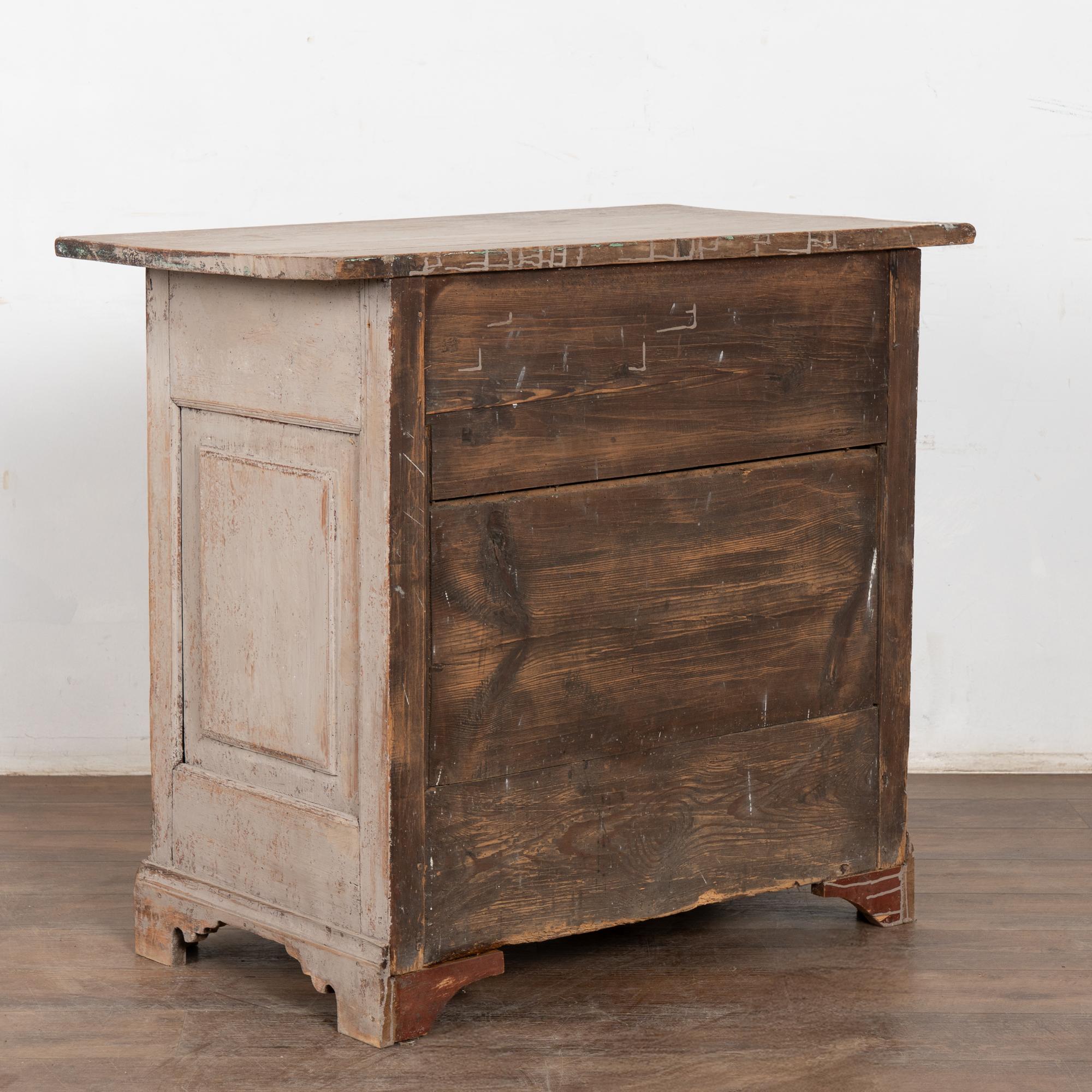 19ème siècle Rustic Swedish Country Gray Pine Cabinet with One Drawer en vente 10