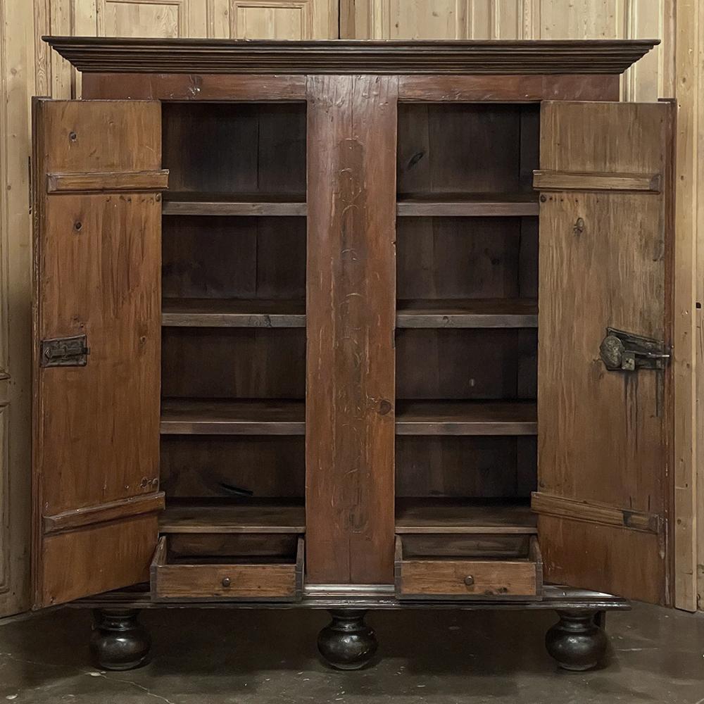 Fatto a mano Armoire rustico svedese del 19° secolo dipinto in vendita