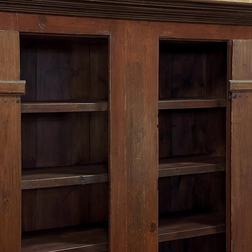 Acciaio Armoire rustico svedese del 19° secolo dipinto in vendita