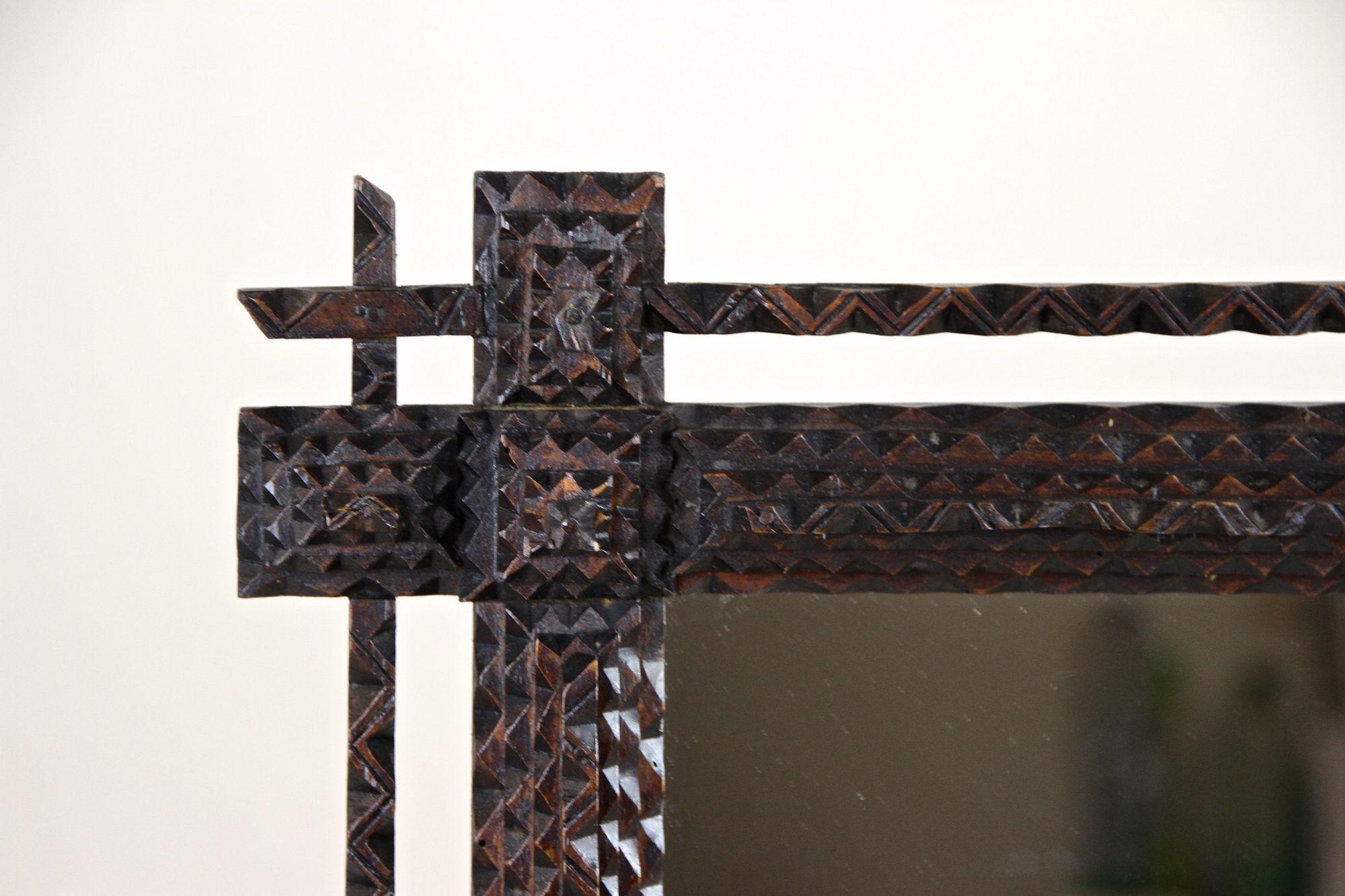 Autrichien Miroir Rustique Art Carved du 19ème siècle - Sculpté à la main, Autriche, circa 1870 en vente
