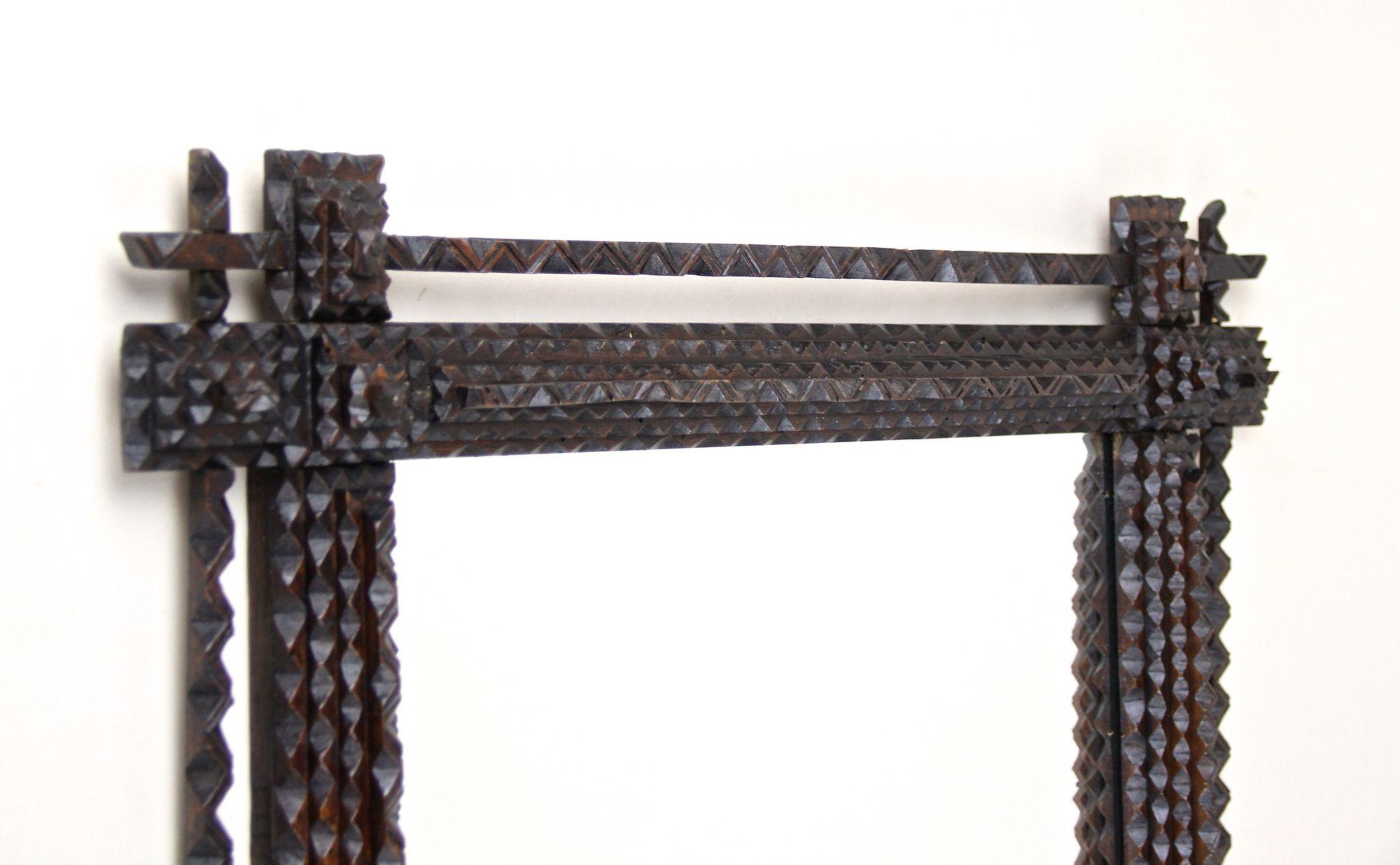 Miroir Rustique Art Carved du 19ème siècle - Sculpté à la main, Autriche, circa 1870 Bon état - En vente à Lichtenberg, AT