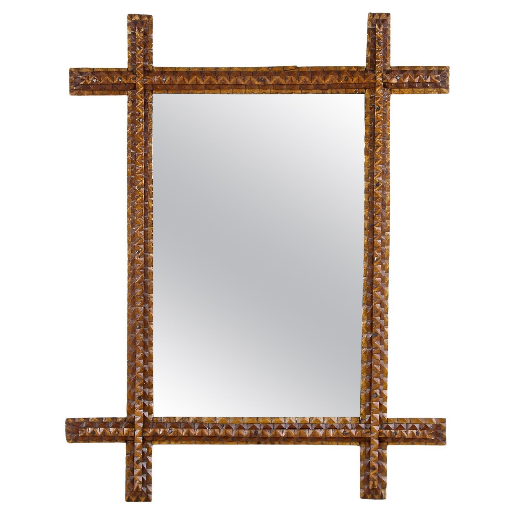 Specchio rustico Tramp Art del XIX secolo, intagliato a mano, Austria, circa 1880