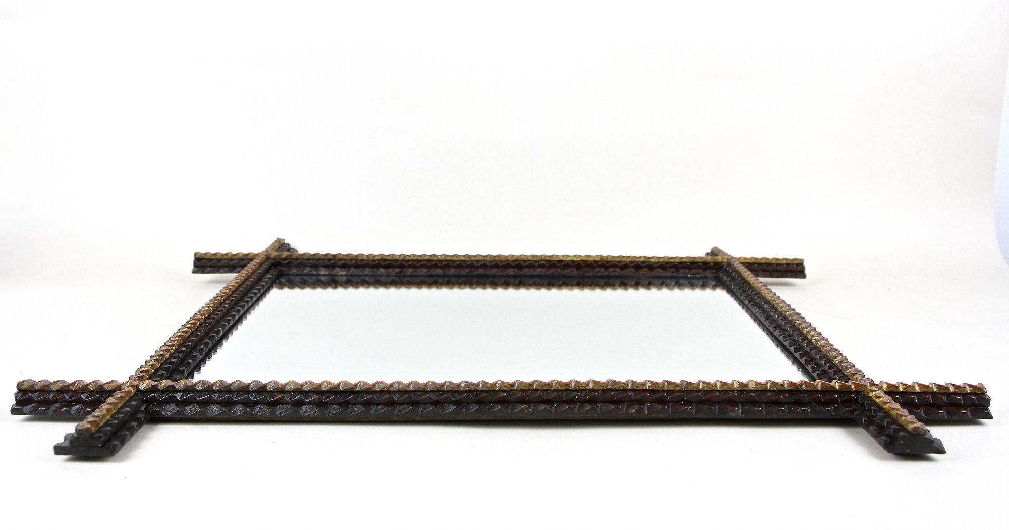 Miroir mural rustique Tramp Art du 19ème siècle, sculpté à la main, Autriche, vers 1880 en vente 5