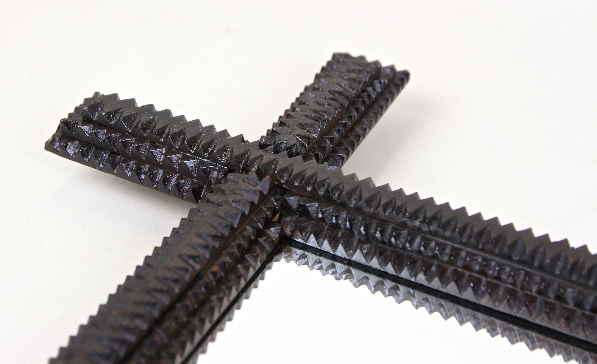 Miroir mural Rustic Tramp Art du 19ème siècle - Sculpté à la main, Autriche vers 1870 en vente 7