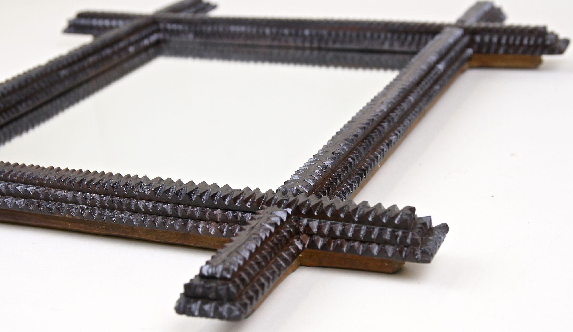 Miroir mural Rustic Tramp Art du 19ème siècle - Sculpté à la main, Autriche vers 1870 en vente 8