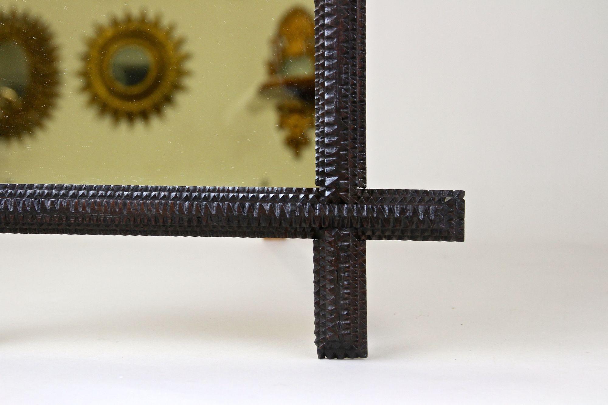 XIXe siècle Miroir mural Rustic Tramp Art du 19ème siècle - Sculpté à la main, Autriche vers 1870 en vente