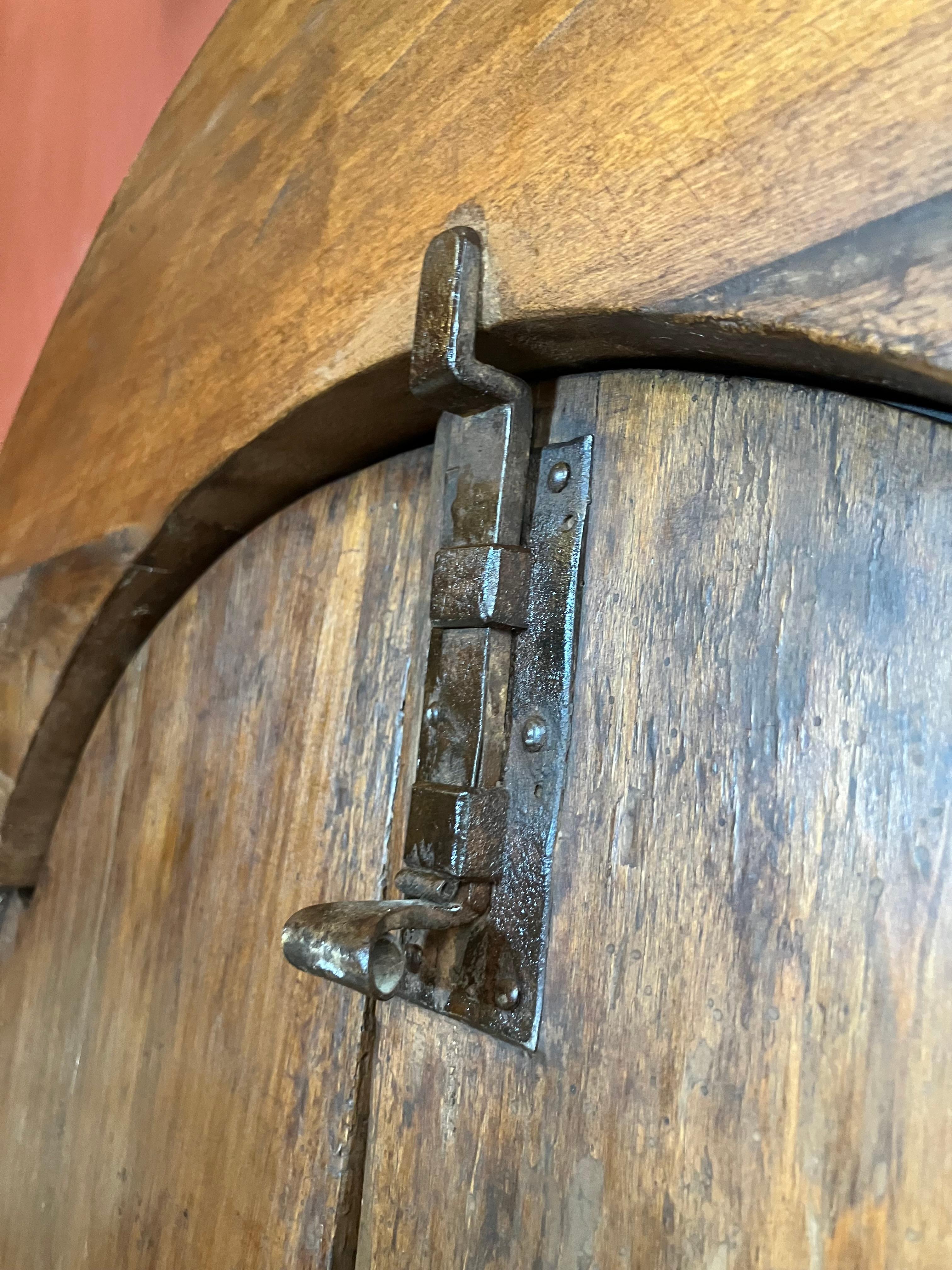 19th-Century Rustic Tuscan Window in Solid Wood Original Wrought Iron Hardware For Sale 9