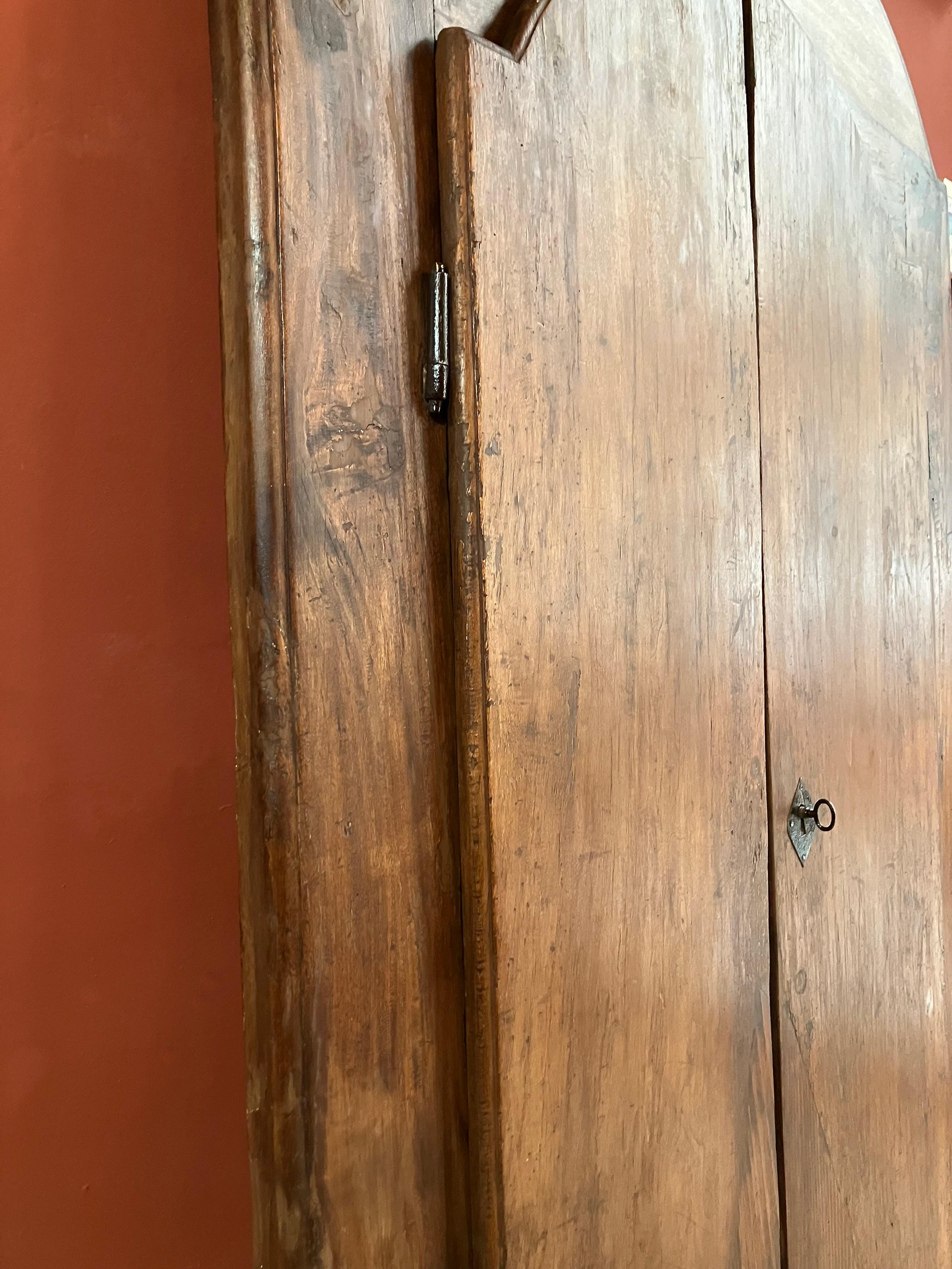 Hand-Carved 19th-Century Rustic Tuscan Window in Solid Wood Original Wrought Iron Hardware For Sale