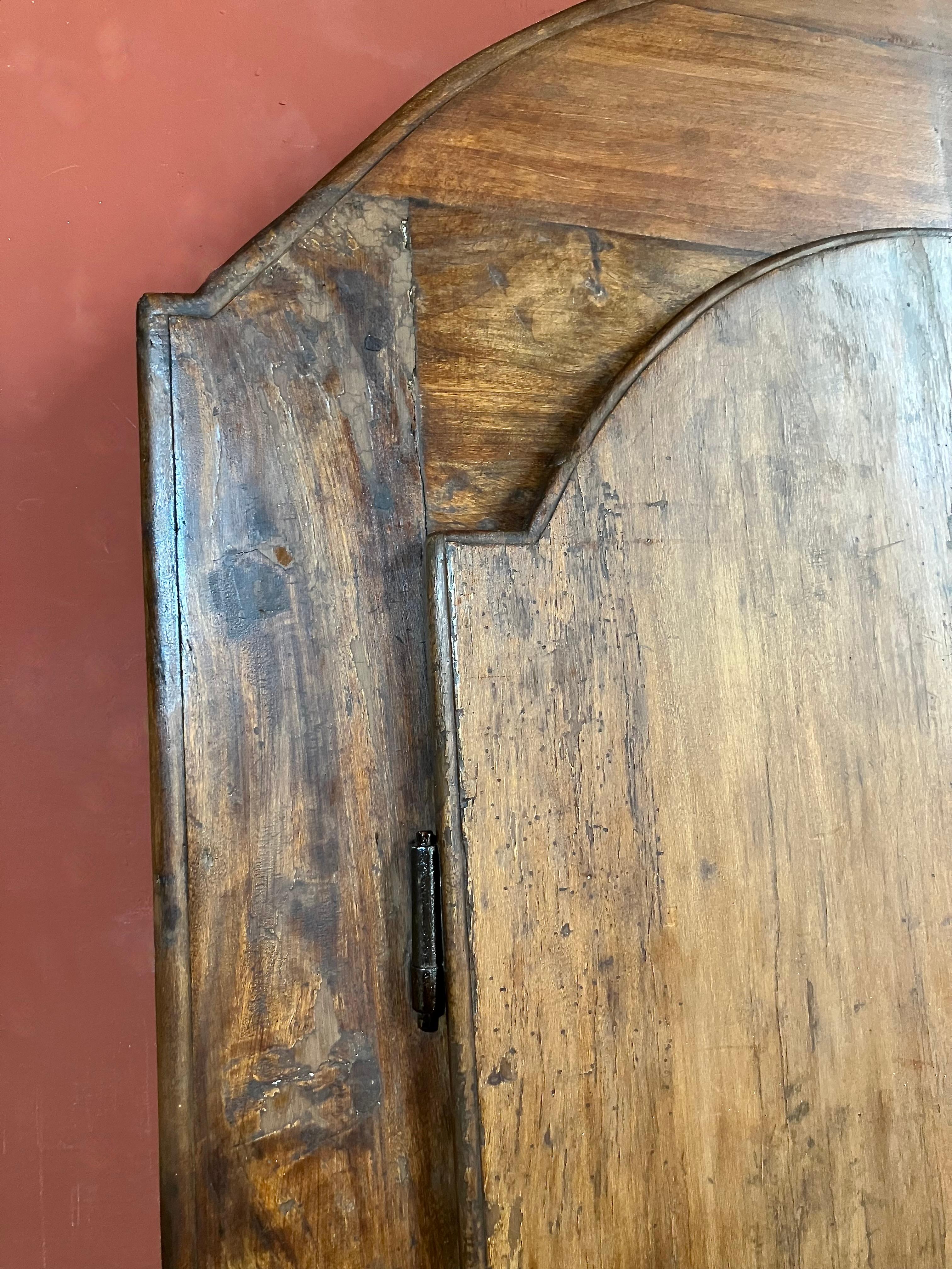 Chestnut 19th-Century Rustic Tuscan Window in Solid Wood Original Wrought Iron Hardware For Sale