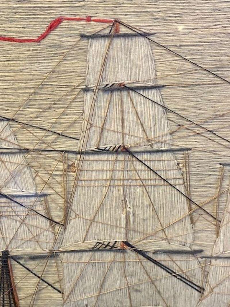 Sailor's Folk Art Woolie des 19. Jahrhunderts mit Schiff der Linie und des Sloop, ca. 1850 (Englisch) im Angebot