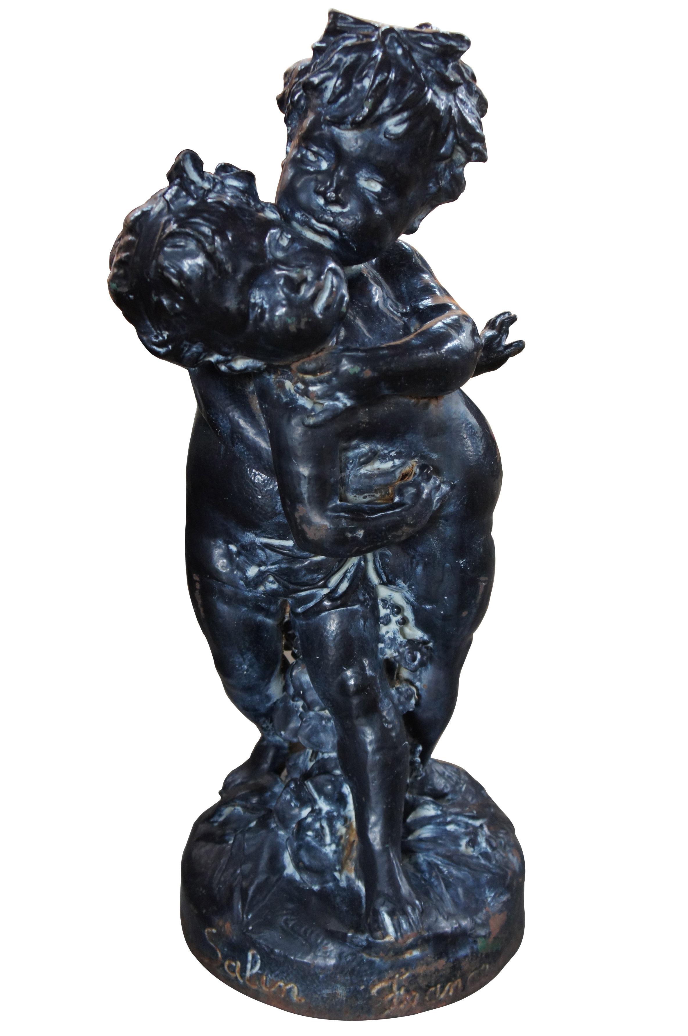 19. Jahrhundert Salin Gießerei Französisch neoklassischen Gusseisen Skulptur Statue, Frankreich

Zeigt zwei spielende Jungen
Vorderseite des Sockels mit der Inschrift Salins, France
Gießerei Salins, Dammarie-sur-Saulx.