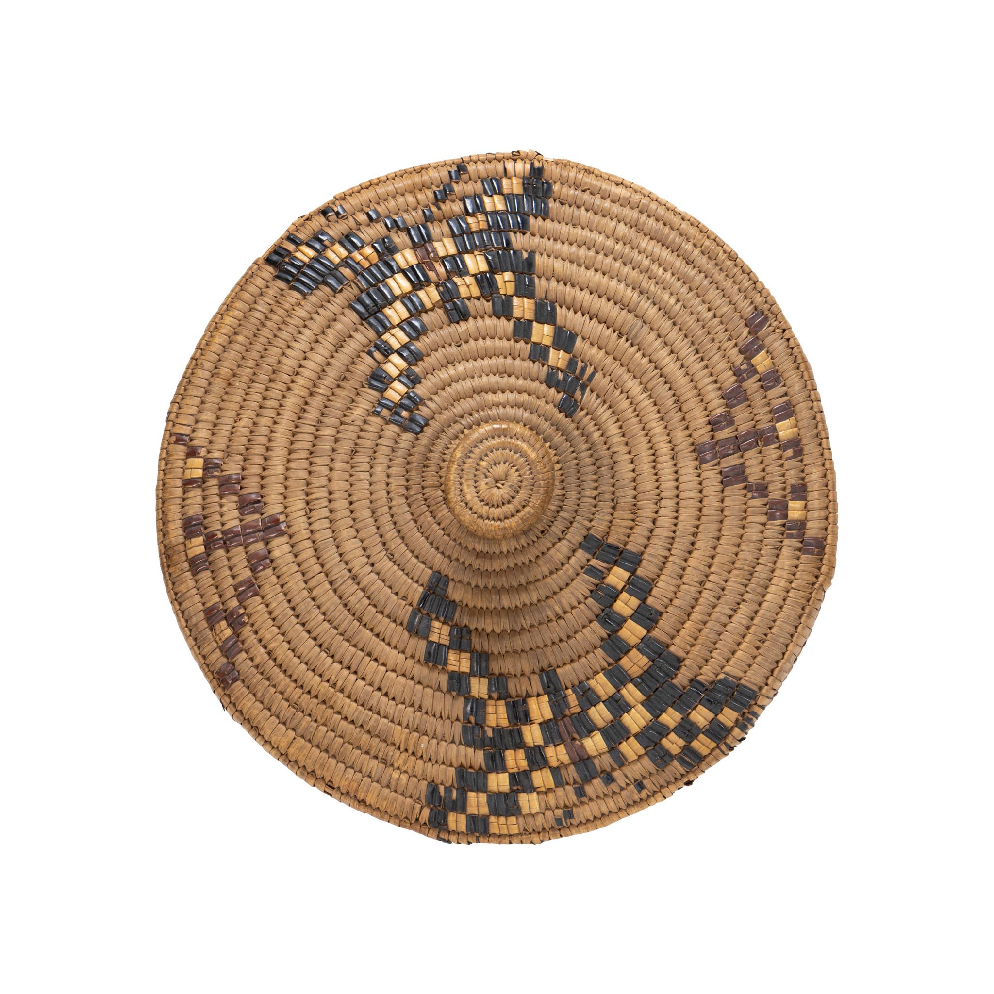 Schwedischer Native Korb mit Deckel aus dem 19. Jahrhundert (Indigene Kunst (Nord-/Südamerika)) im Angebot