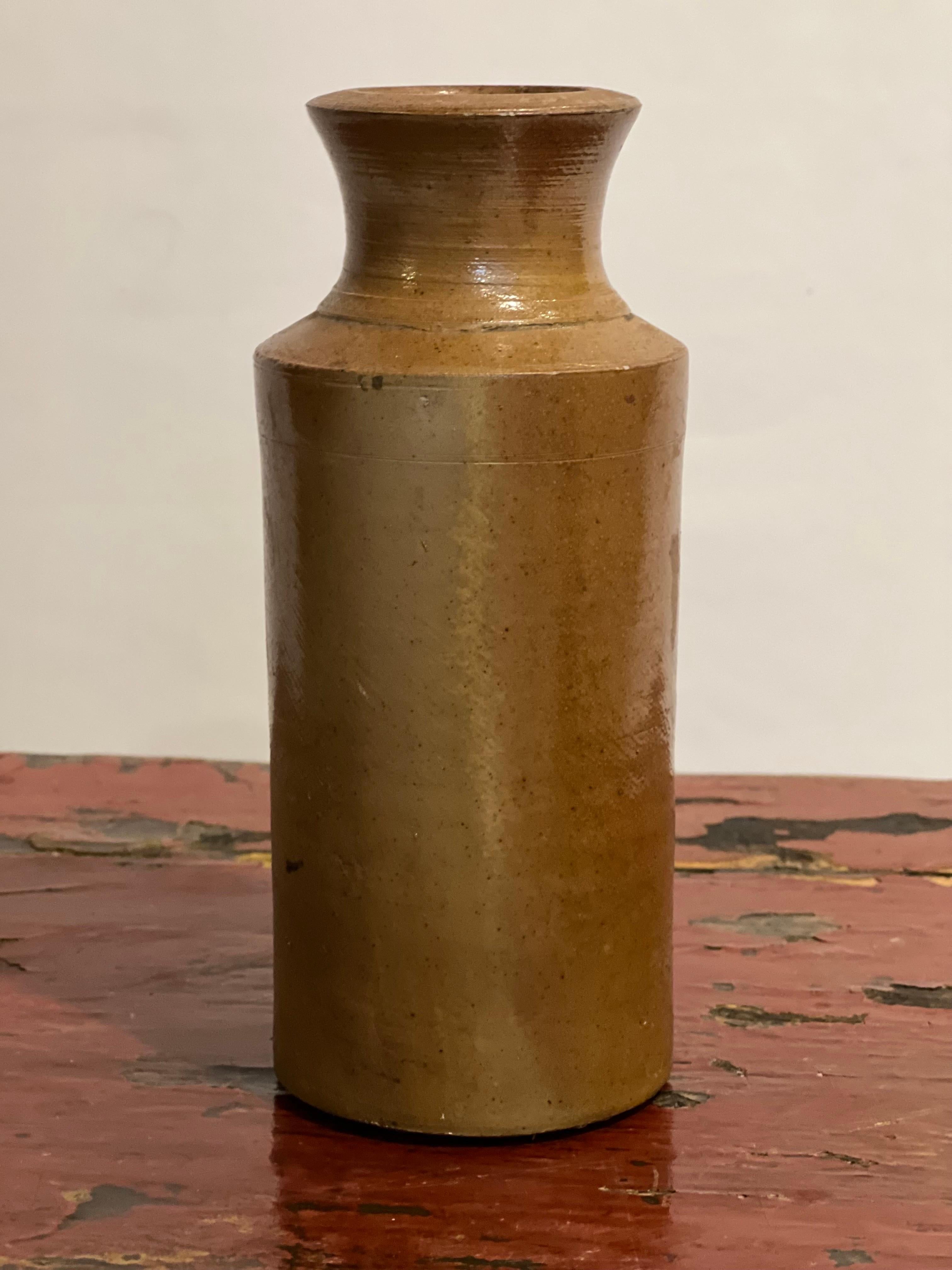 Antique 19th Century Salt Glazed Stoneware Jugs and Blacking Bottle, a Set For Sale 4