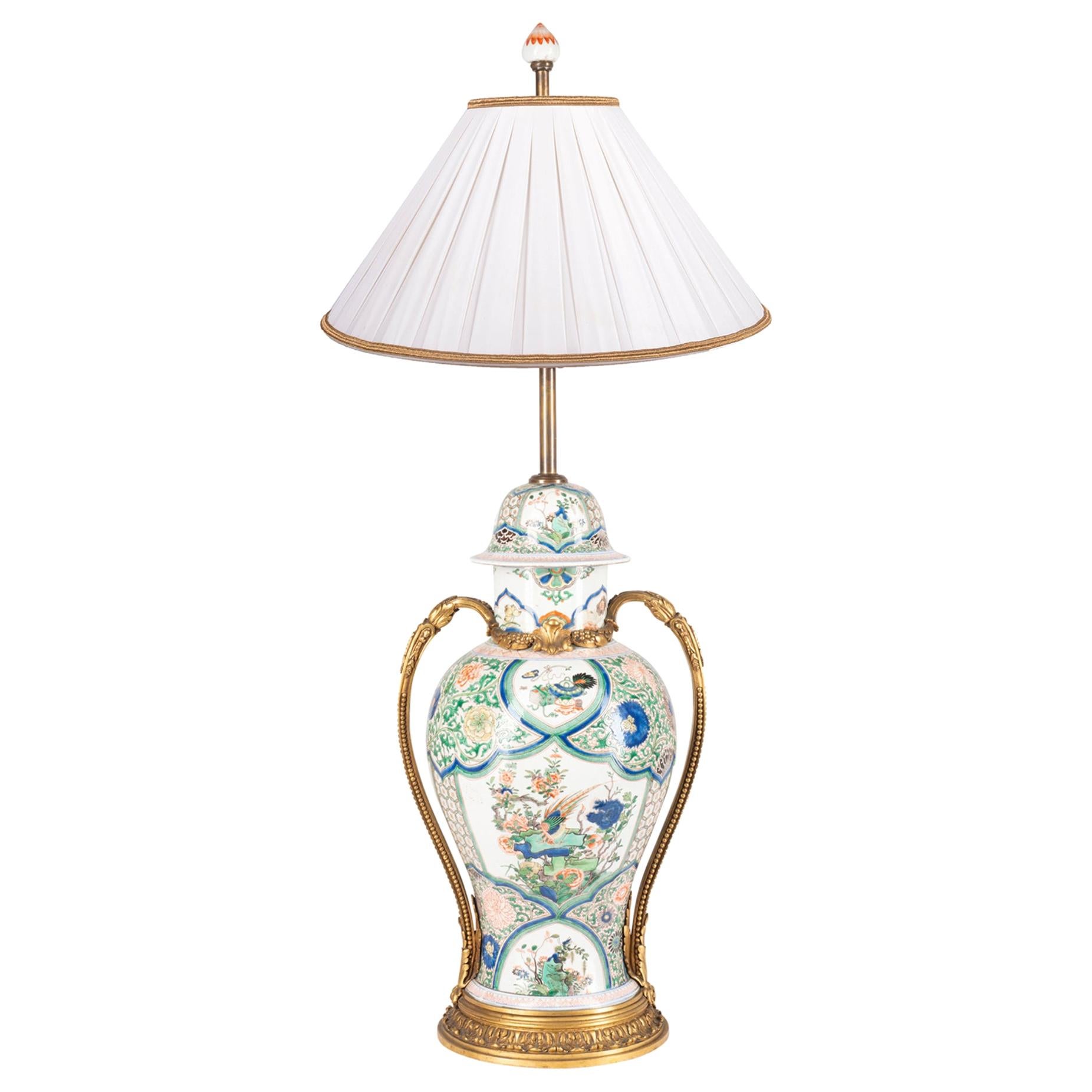 vase / Lampe du 19ème siècle de style Samson:: Famille Verte en vente