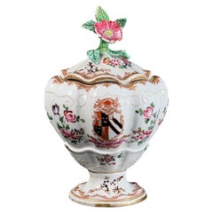 19th Century Samson Paris Armorial Porcelain Covered Vase, “Esse Quam Videri”