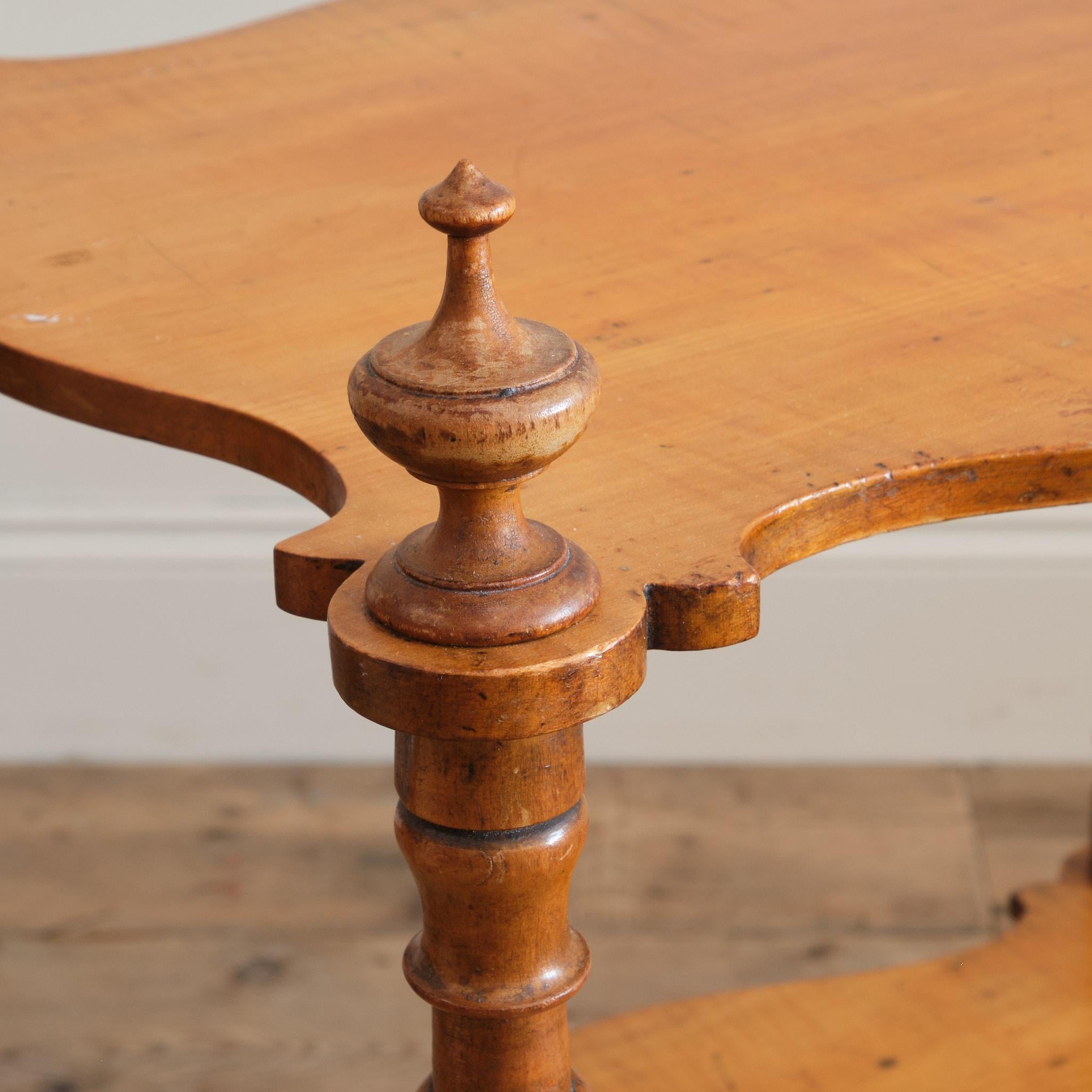 19th Century Satin Birch 3 Tier Whatnot In Fair Condition For Sale In Batley, GB