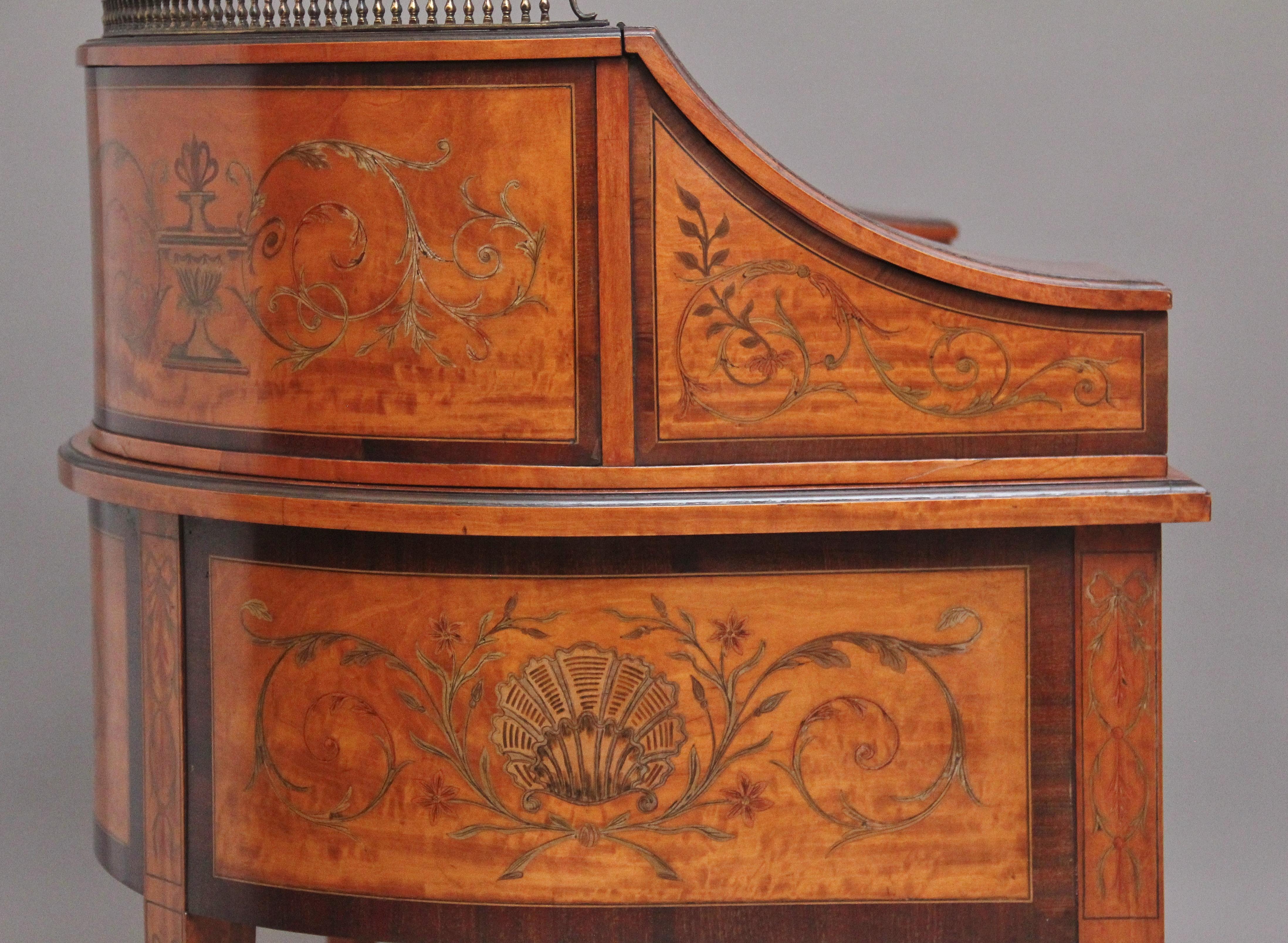 Carlton House-Schreibtisch aus Seidenholz mit Intarsien aus dem 19. Jahrhundert im Angebot 1