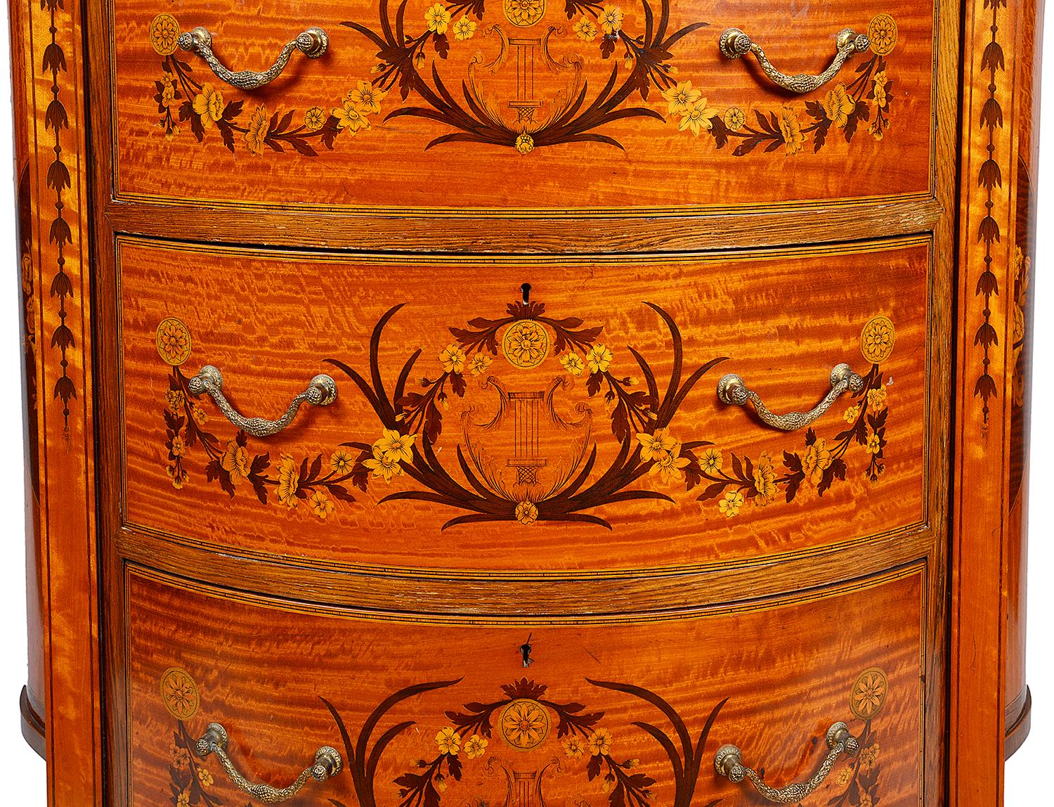 Beistellschrank mit Intarsien aus Seidenholz aus dem 19. Jahrhundert (Sheraton) im Angebot