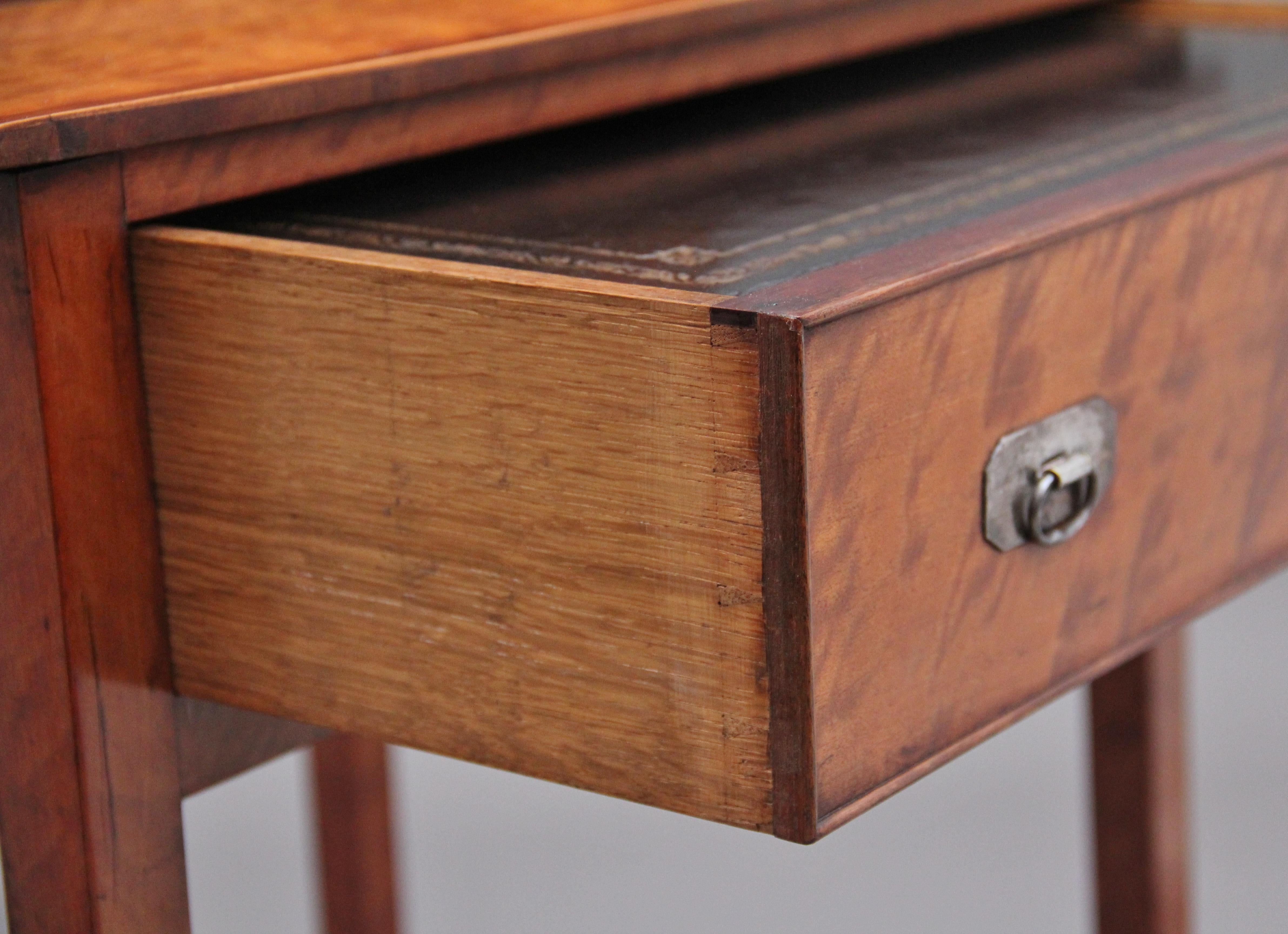 Schreibtisch für Damen aus Seidenholz im Sheraton-Stil des 19. Jahrhunderts im Angebot 9