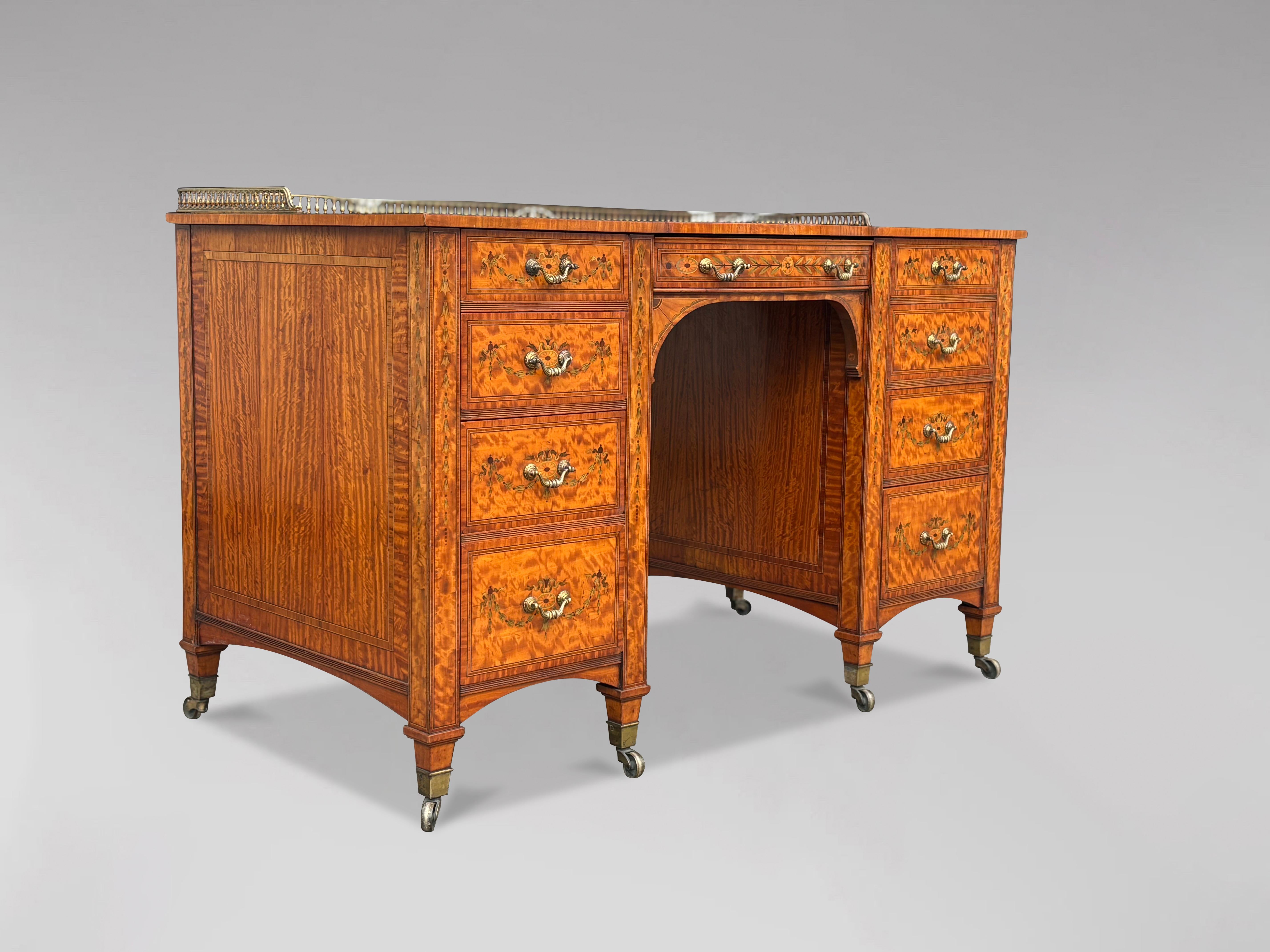 Schreibtisch aus Satinholz und Intarsien des 19. Jahrhunderts, gestempelt von Gillows im Angebot 5