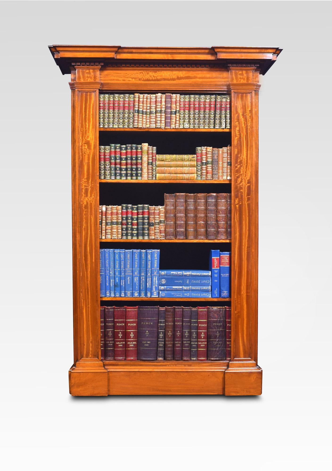 Libreria a giorno in legno di raso del XIX secolo in vendita 2