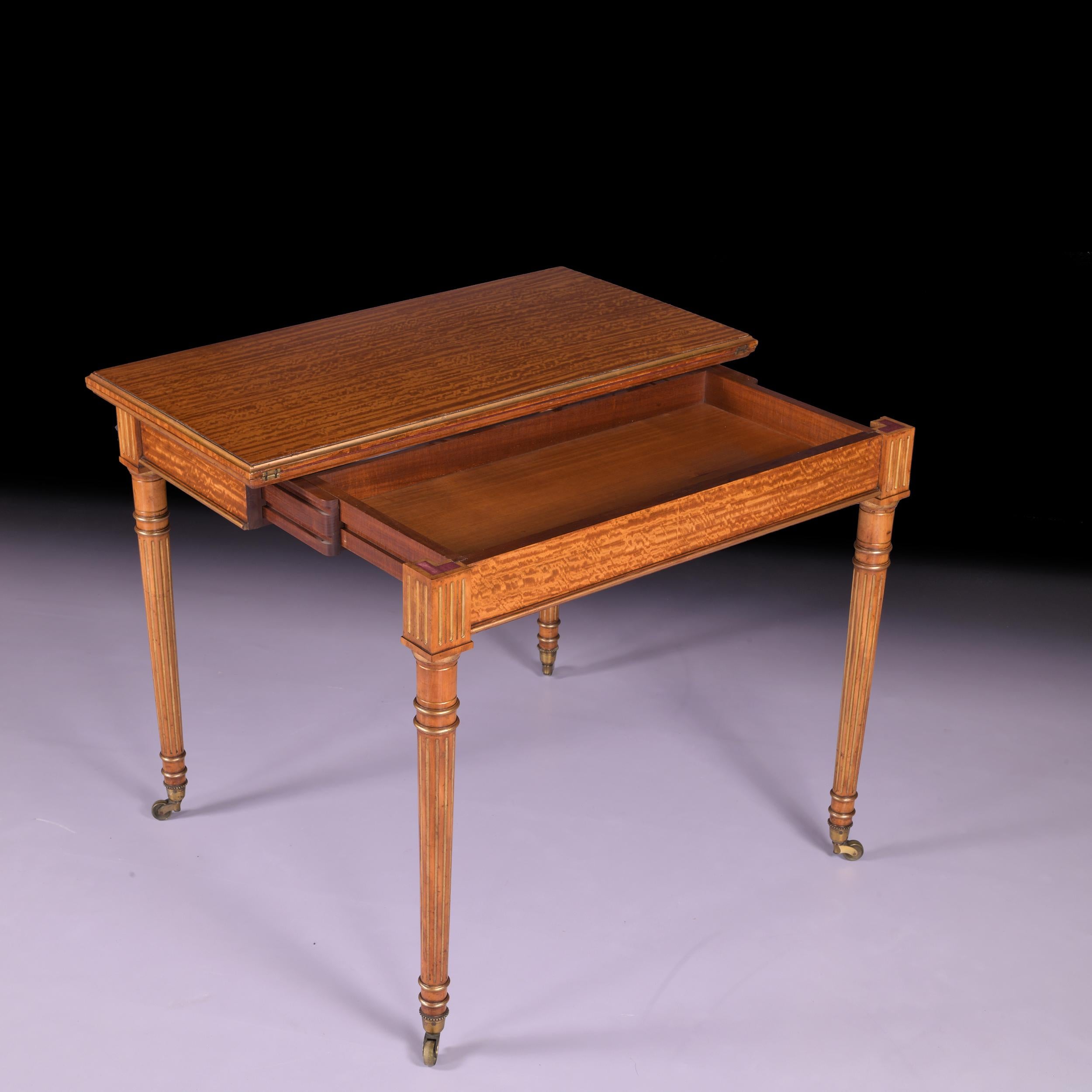 Table de jeu en bois de satin et partiellement dorée du 19ème siècle par Holland & Sons en vente 3