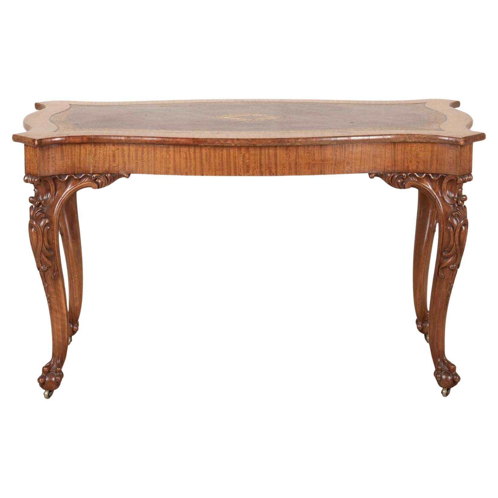 Table à écrire en bois satiné du 19e siècle attribuée à Gillows en vente