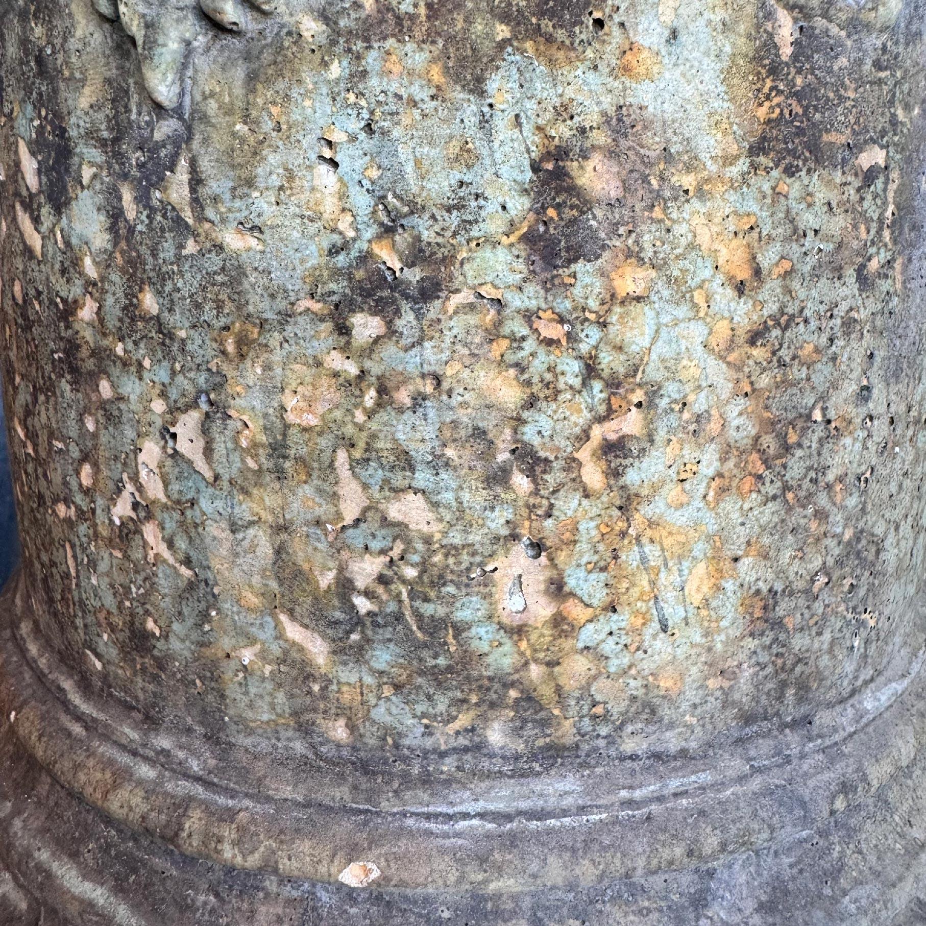 Dekorative Sonnenuhrsäule mit Satyr und Lorbeer aus dem 19. (Zusammensetzung) im Angebot