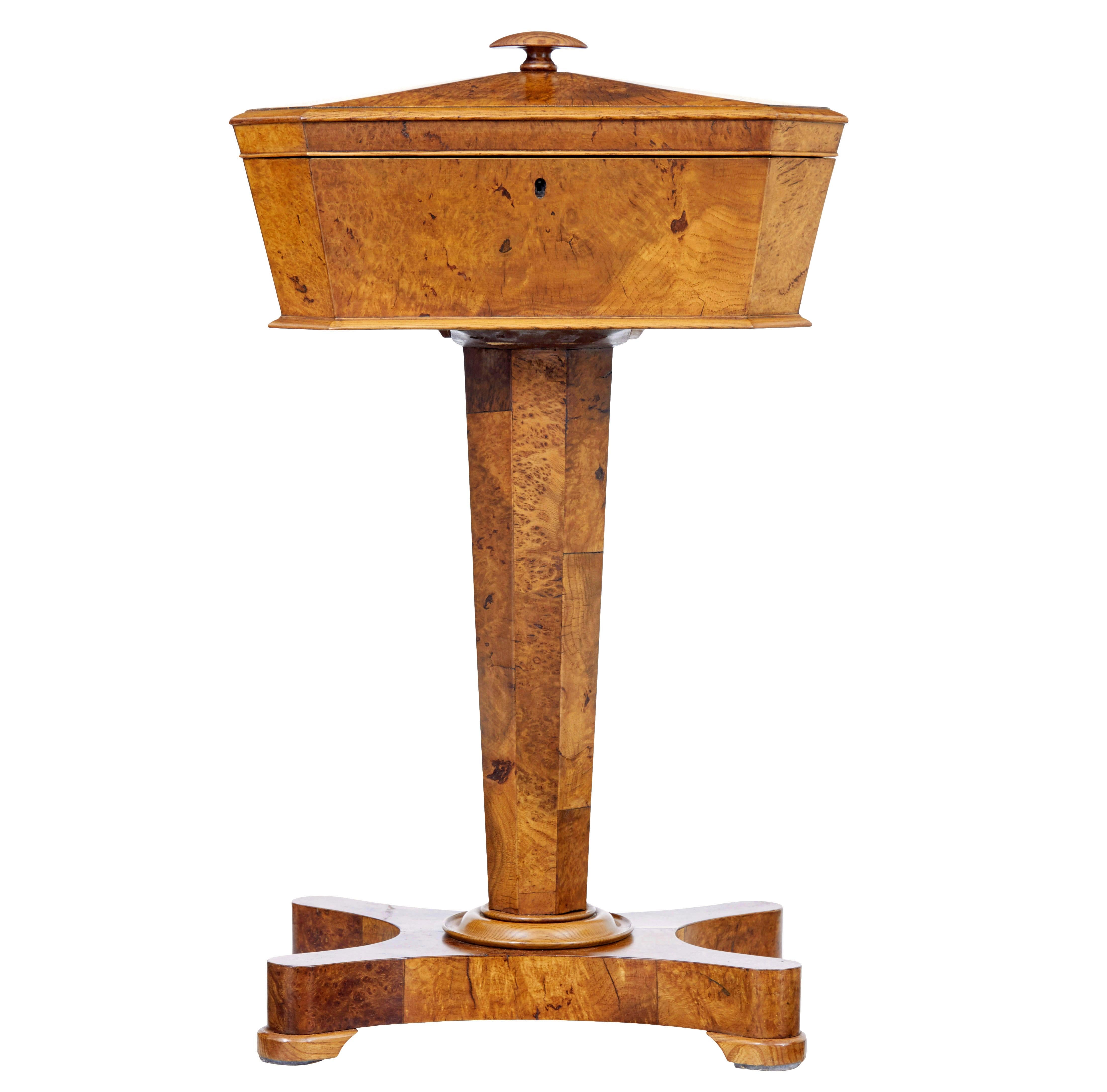 19th century Scandinavian burr elm teapoy In Good Condition For Sale In Debenham, Suffolk
