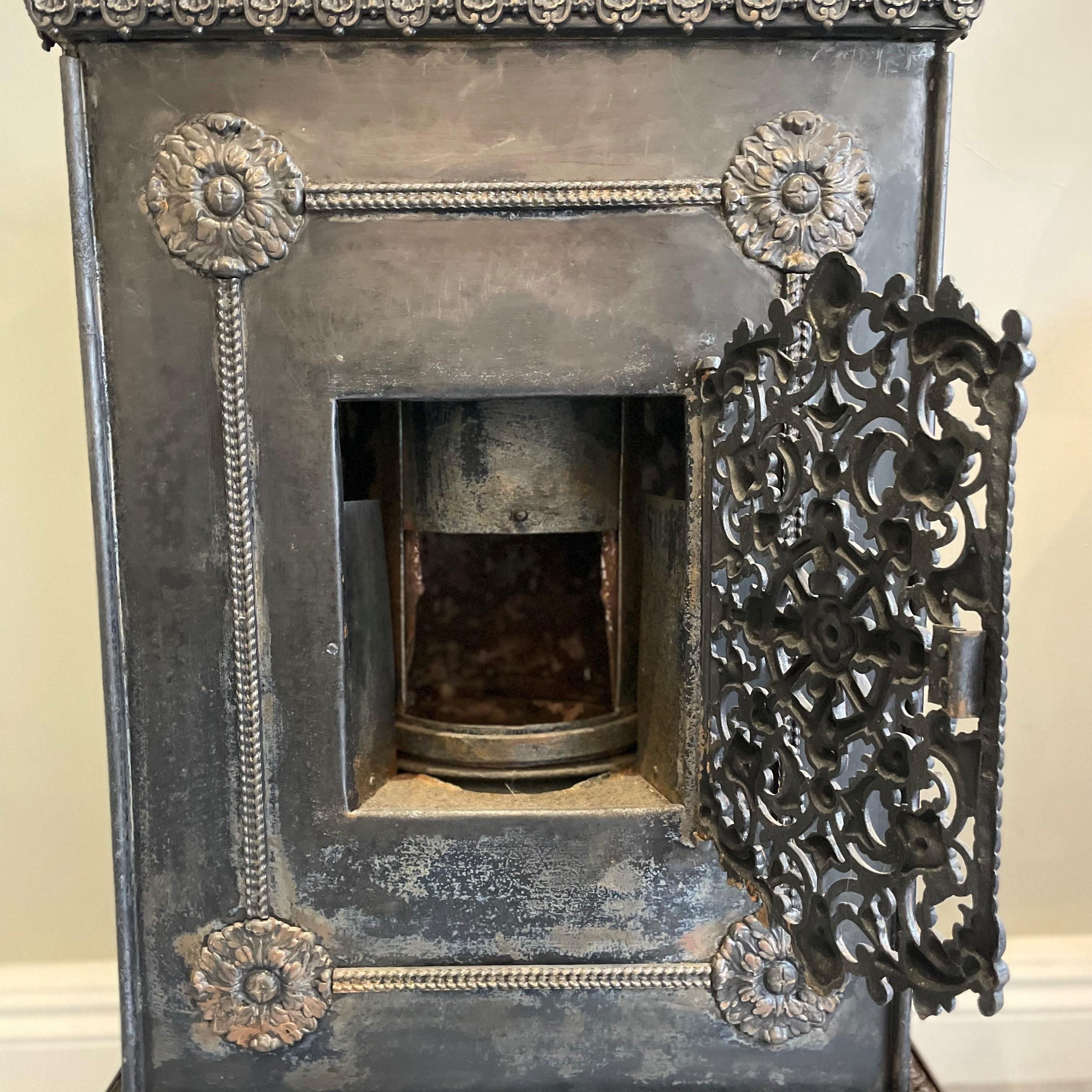 19th Century Scandinavian Cast Iron Stove In Good Condition In London, GB