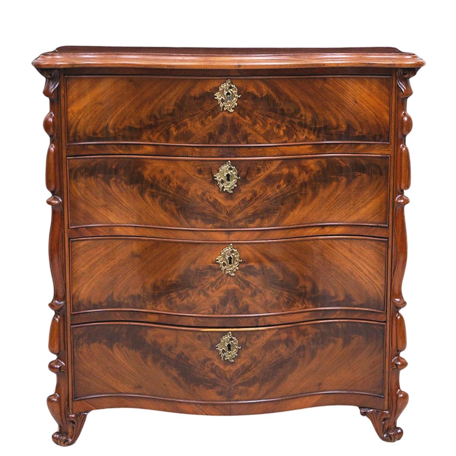 Louis Philippe 19th Century Scandinavian Chest of Drawers with Serpentine Front in Mahogany For Sale