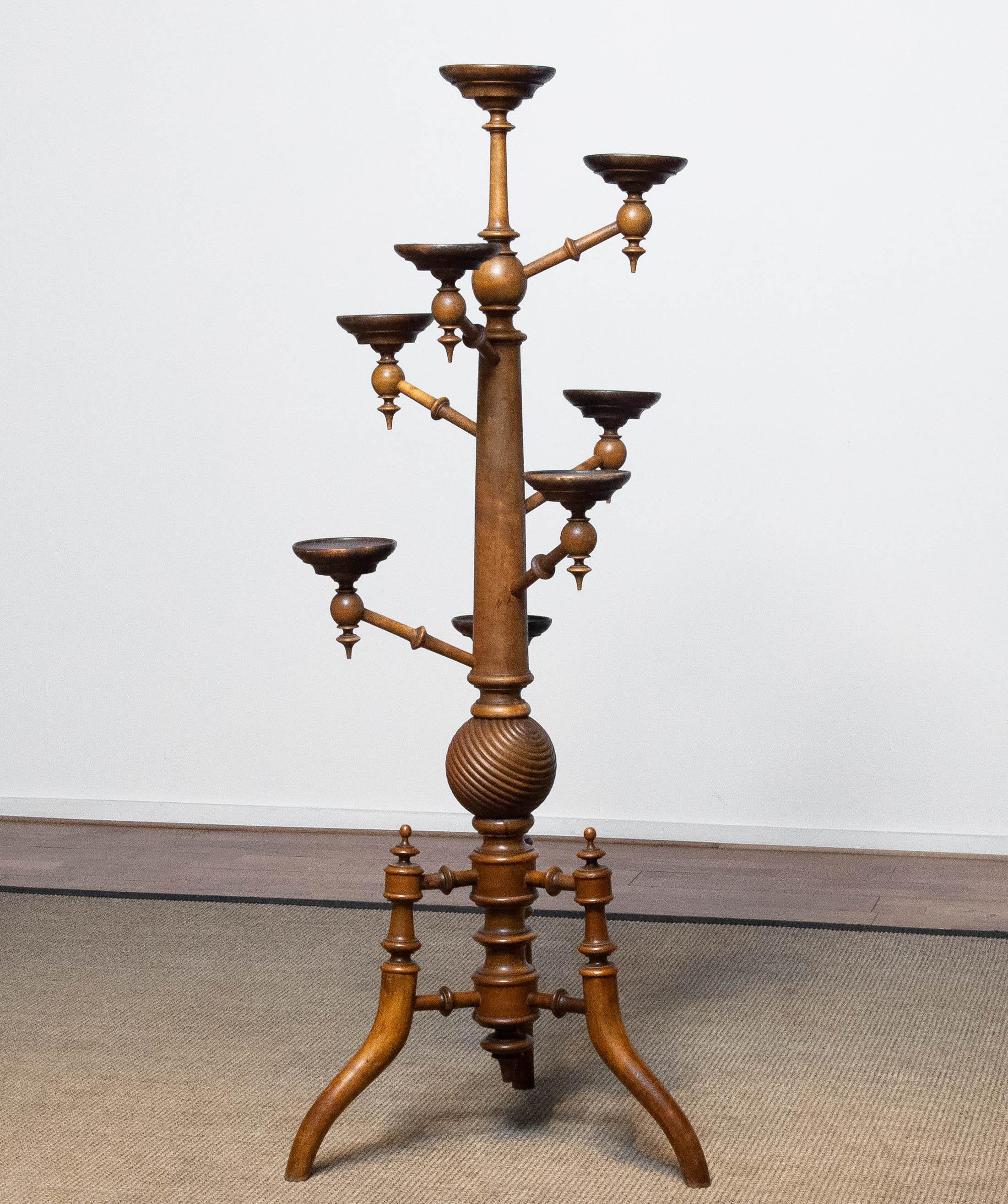 XIXe siècle Etagère / Pedestal en noyer à huit bras pour fleurs et bougies, 19e siècle, Scandinave en vente