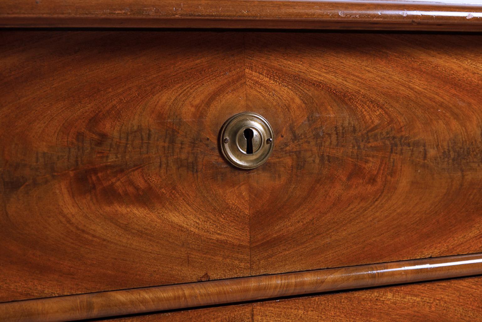 Empire Chest of Drawers in West Indies Mahogany, Denmark, circa 1820 In Good Condition In Miami, FL