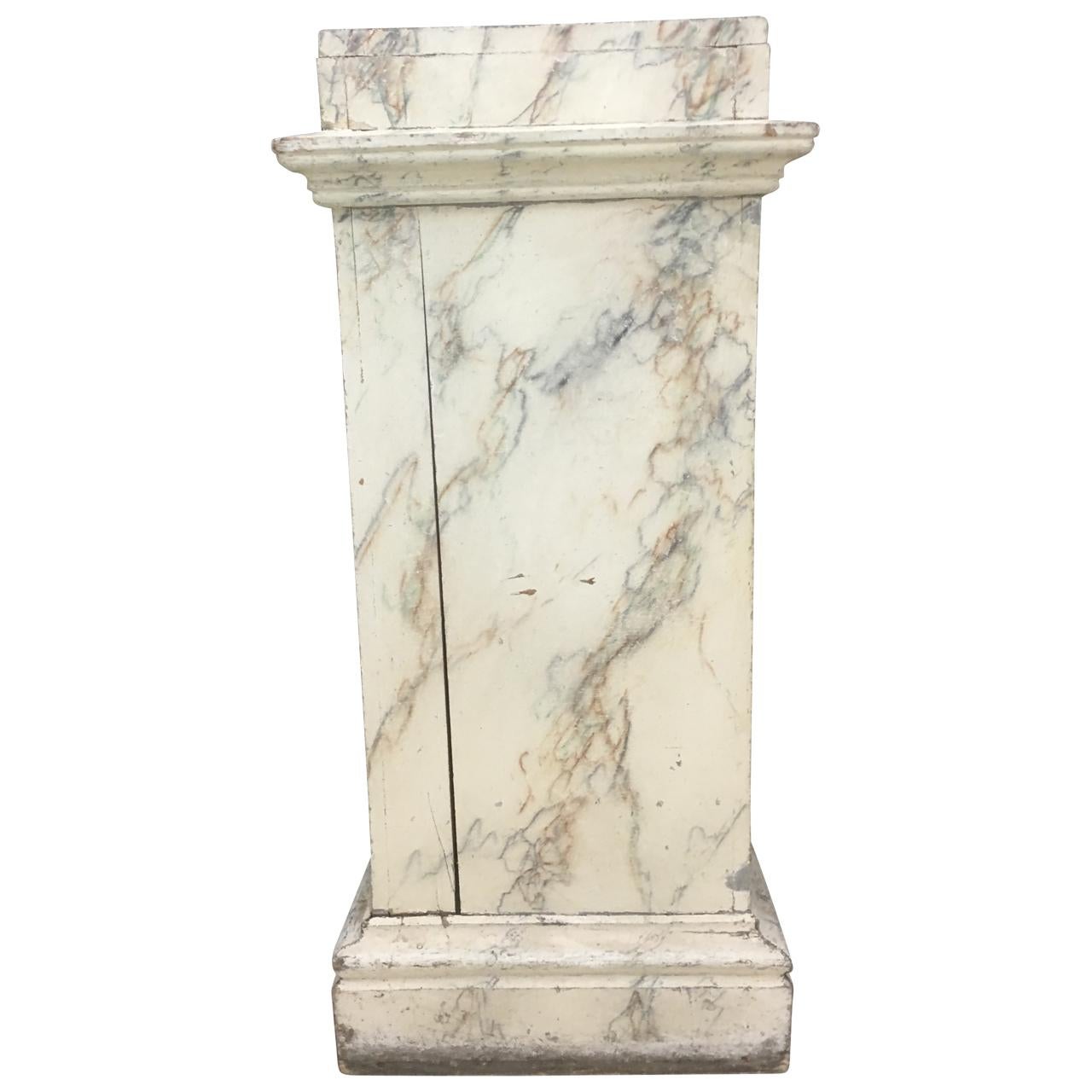 Skandinavisches Faux Marble Wooden Pedestal aus dem 19. (Schwedisch) im Angebot