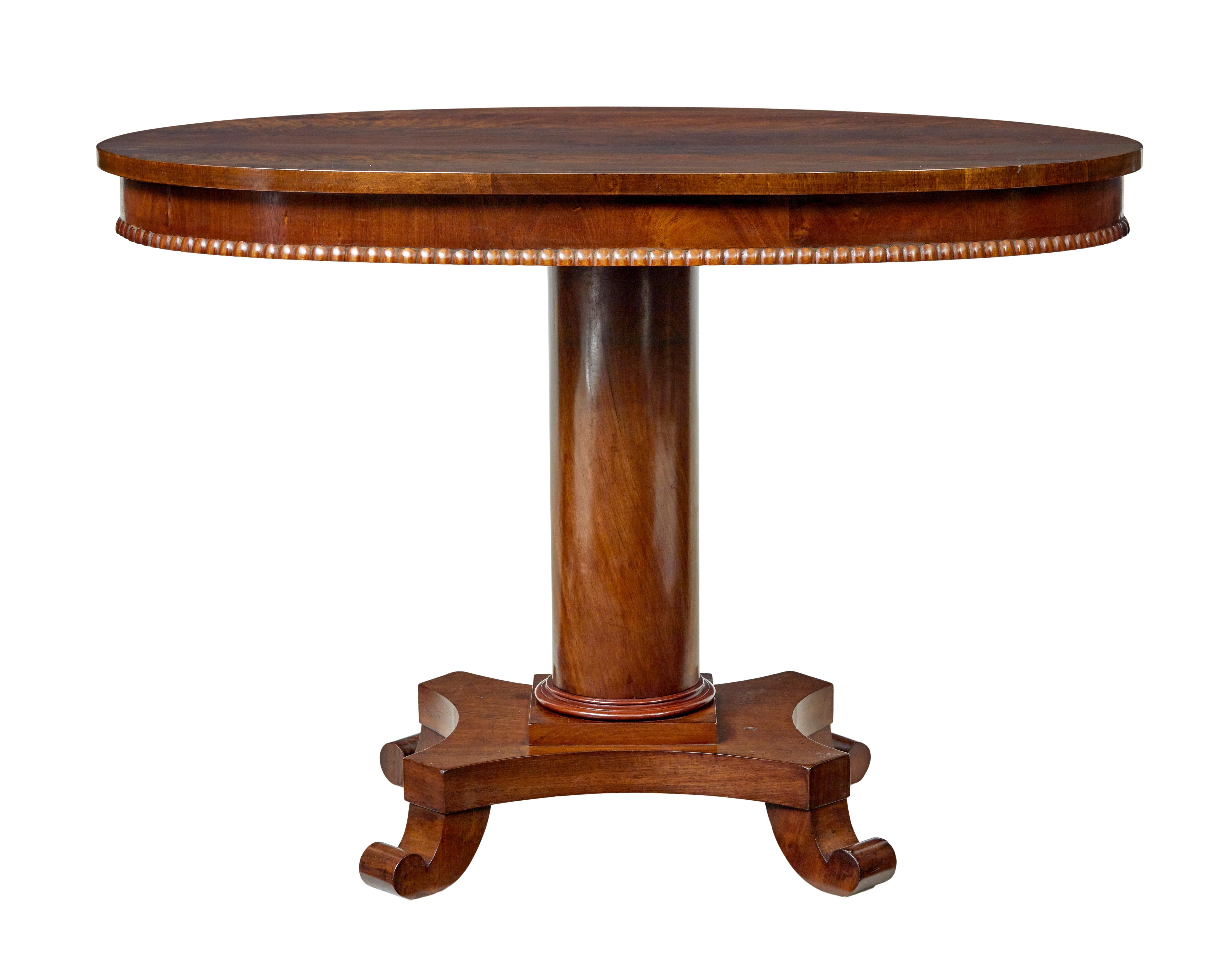 Empire 19th century Scandinavian flame mahogany oval table For Sale