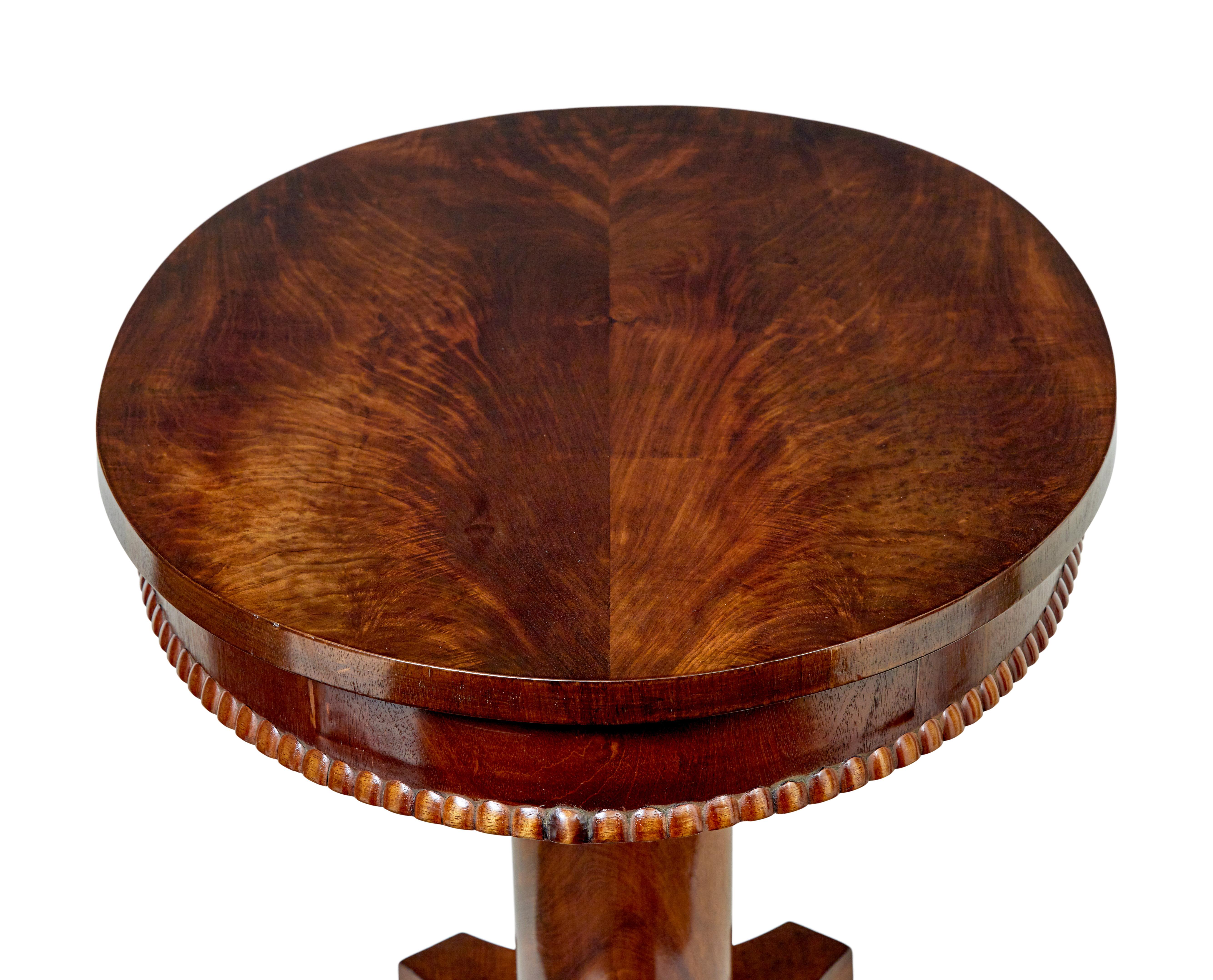 19th Century 19th century Scandinavian flame mahogany oval table For Sale