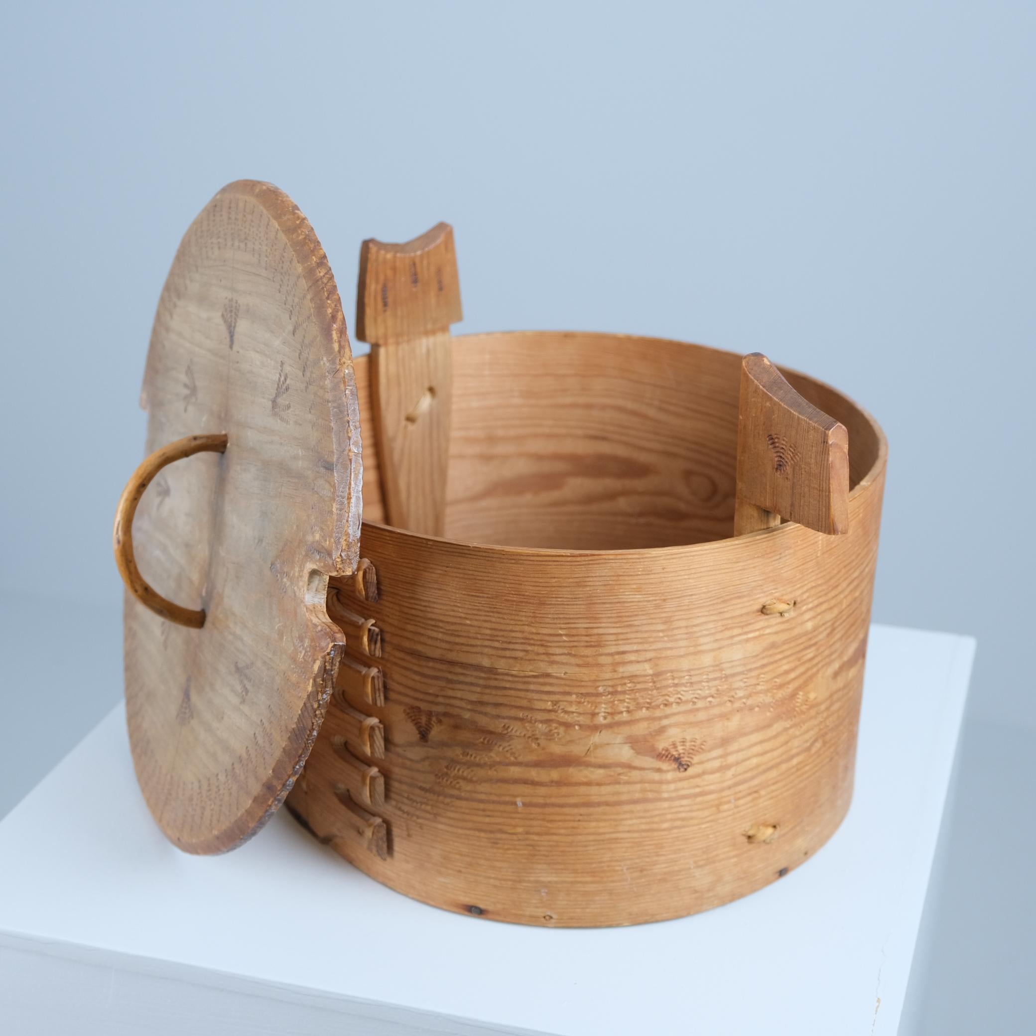 Rattan Scatola in legno di bengala del XIX secolo 