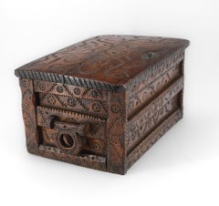 19. Jahrhundert Skandinavische Folk Art Carved Oak Table Top Chest