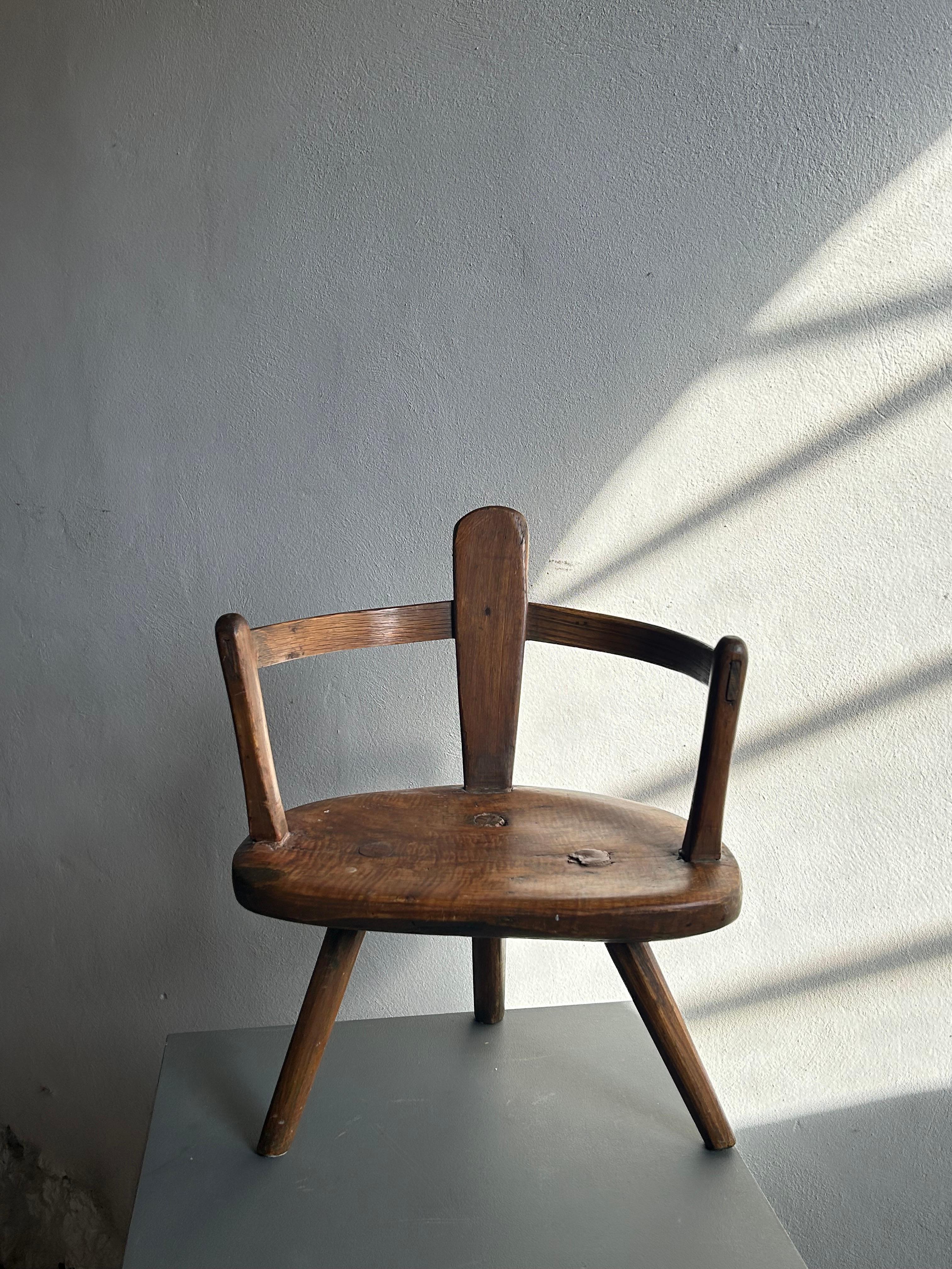 Début du XIXe siècle Chaise de Child Child, art populaire scandinave du 19e siècle, vers 1820 en vente