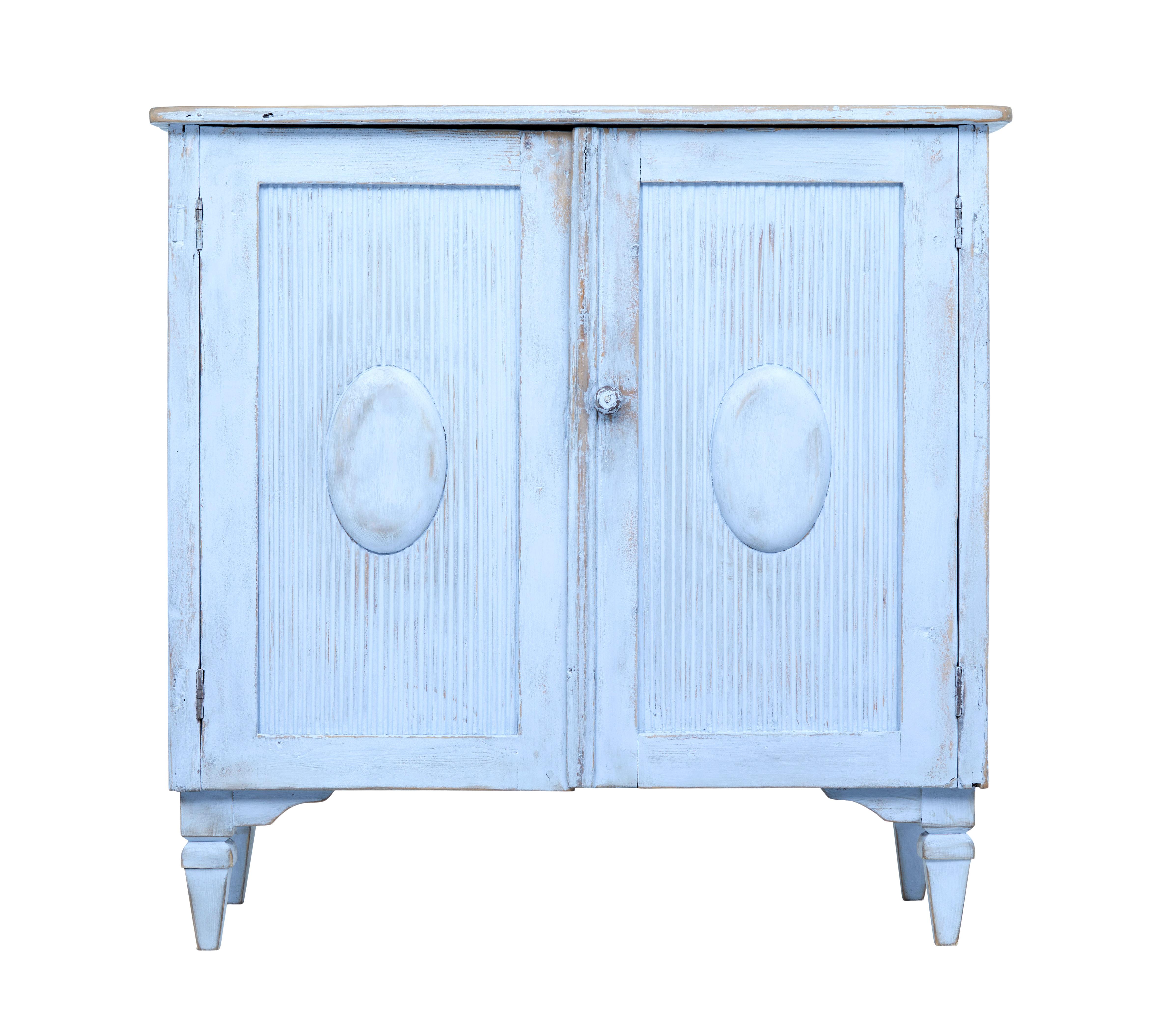 19th century Scandinavian painted cupboard circa 1870.

Blue painted cupboard with multiple uses around the home. Offered with the original patina on the inside, but this could be sanded back or sealed if desired.

Double door front, each door