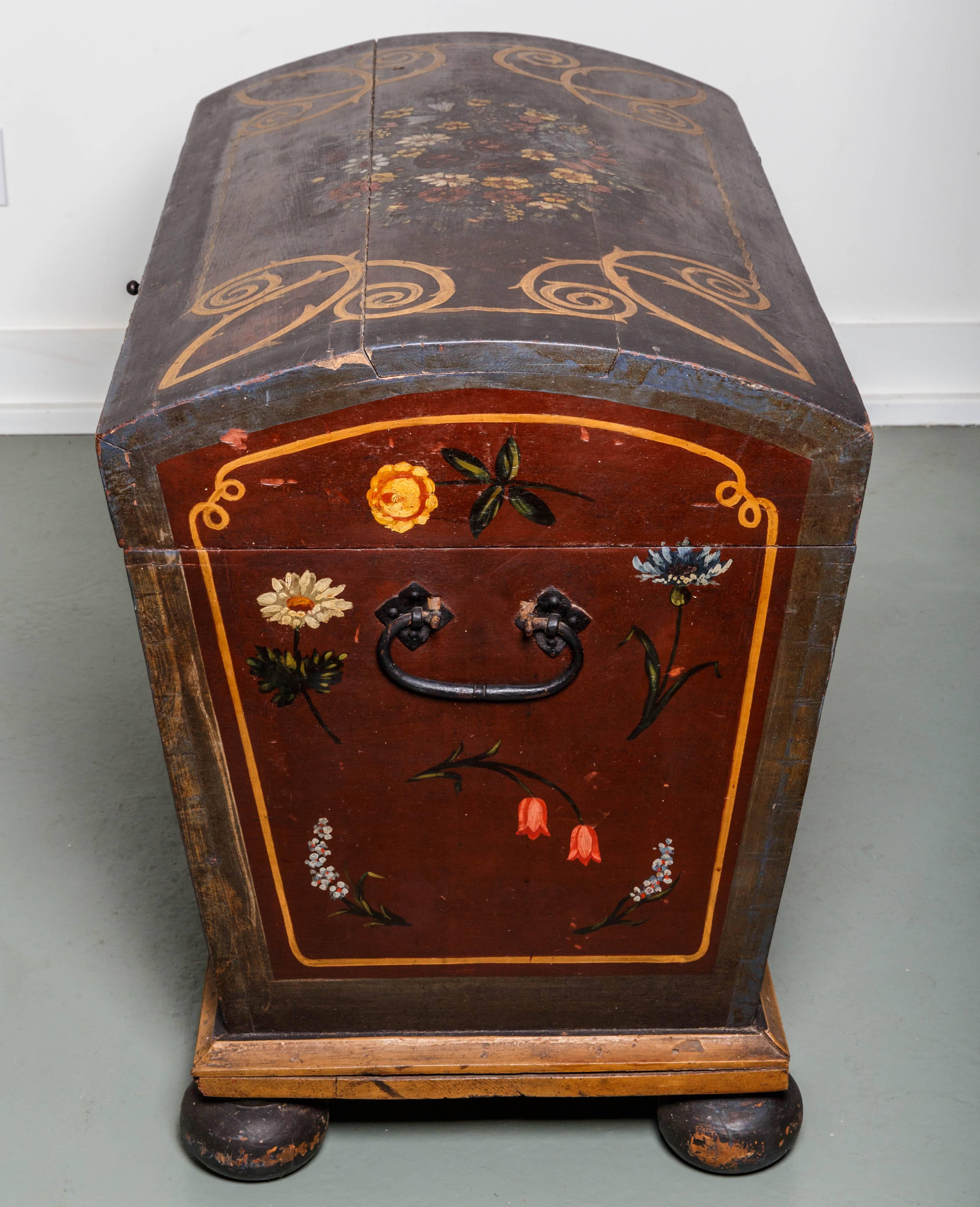 Pine 19th Century Scandinavian Painted Dome Top Trunk For Sale