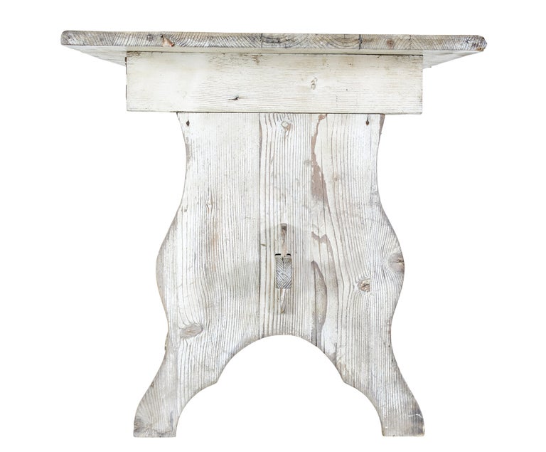 19th Century Scandinavian Painted Pine Dining Table For Sale at 1stDibs