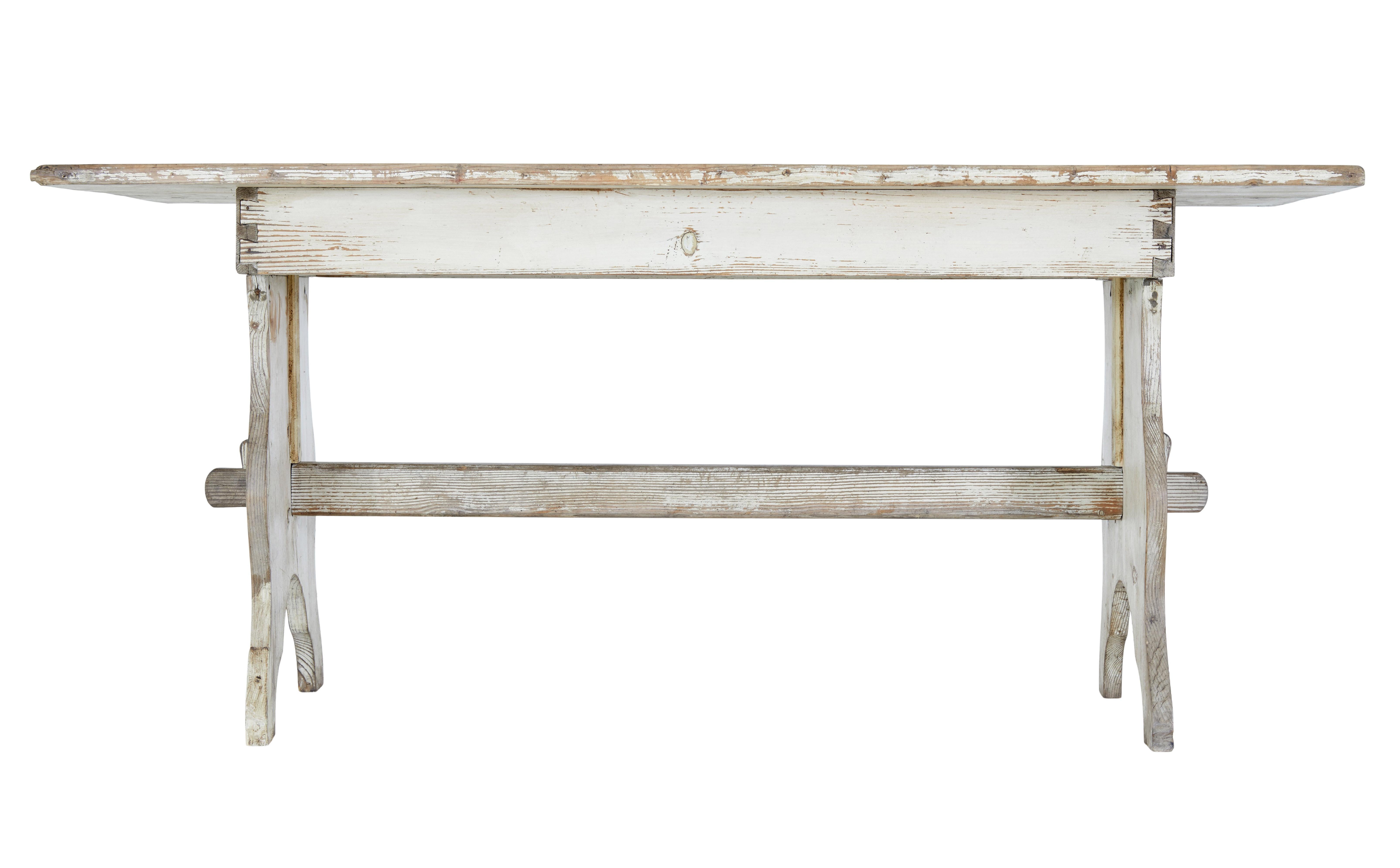19th Century Scandinavian Painted Pine Dining Table In Good Condition In Debenham, Suffolk