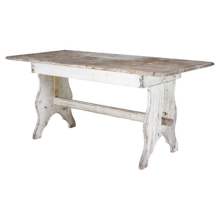 19th Century Scandinavian Painted Pine Dining Table For Sale at 1stDibs