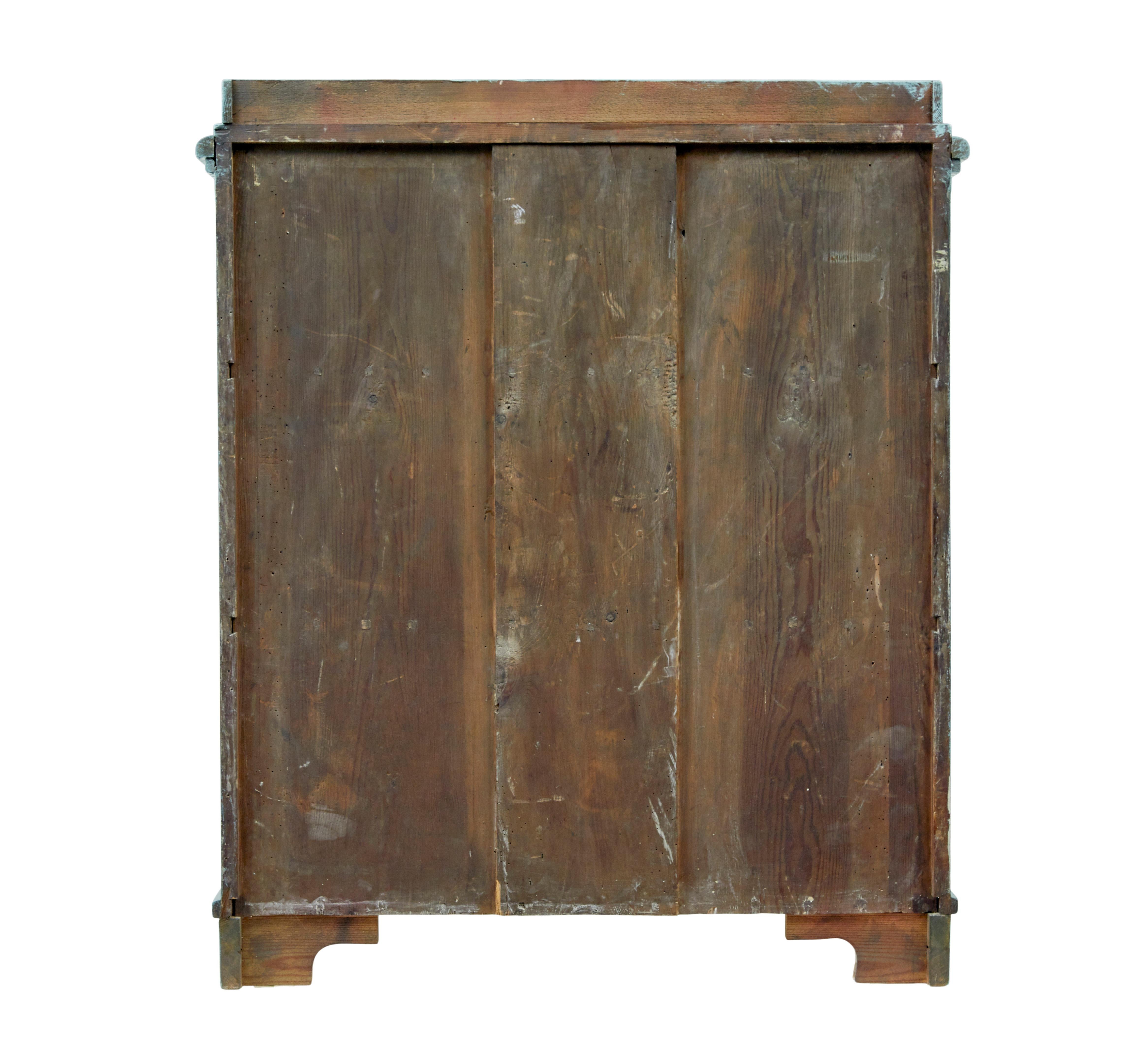 XIXe siècle 19th century Scandinavian painted pine double door cupboard en vente